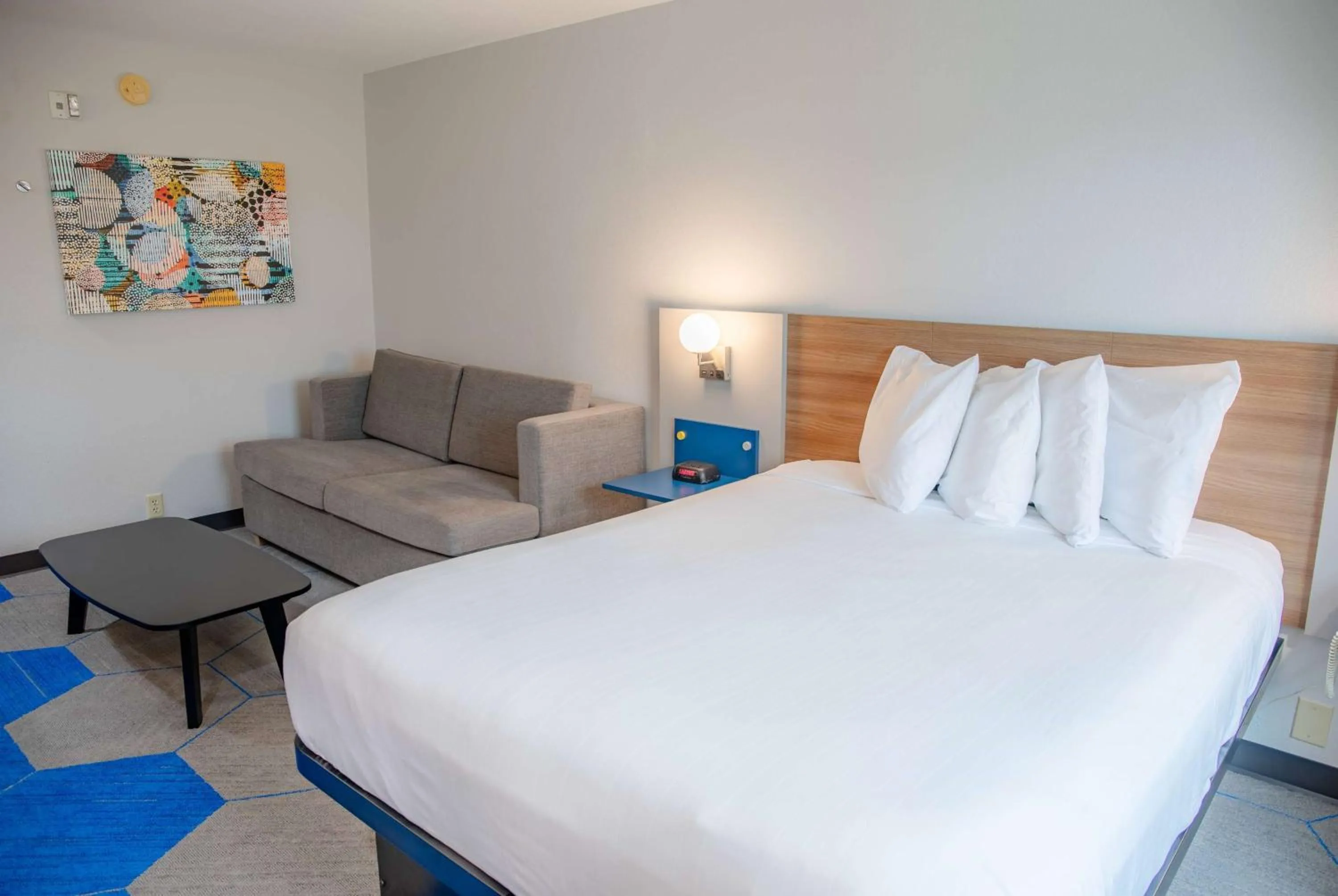 Photo of the whole room, Bed in Microtel Inn & Suites by Wyndham Kingsland Naval Base I-95