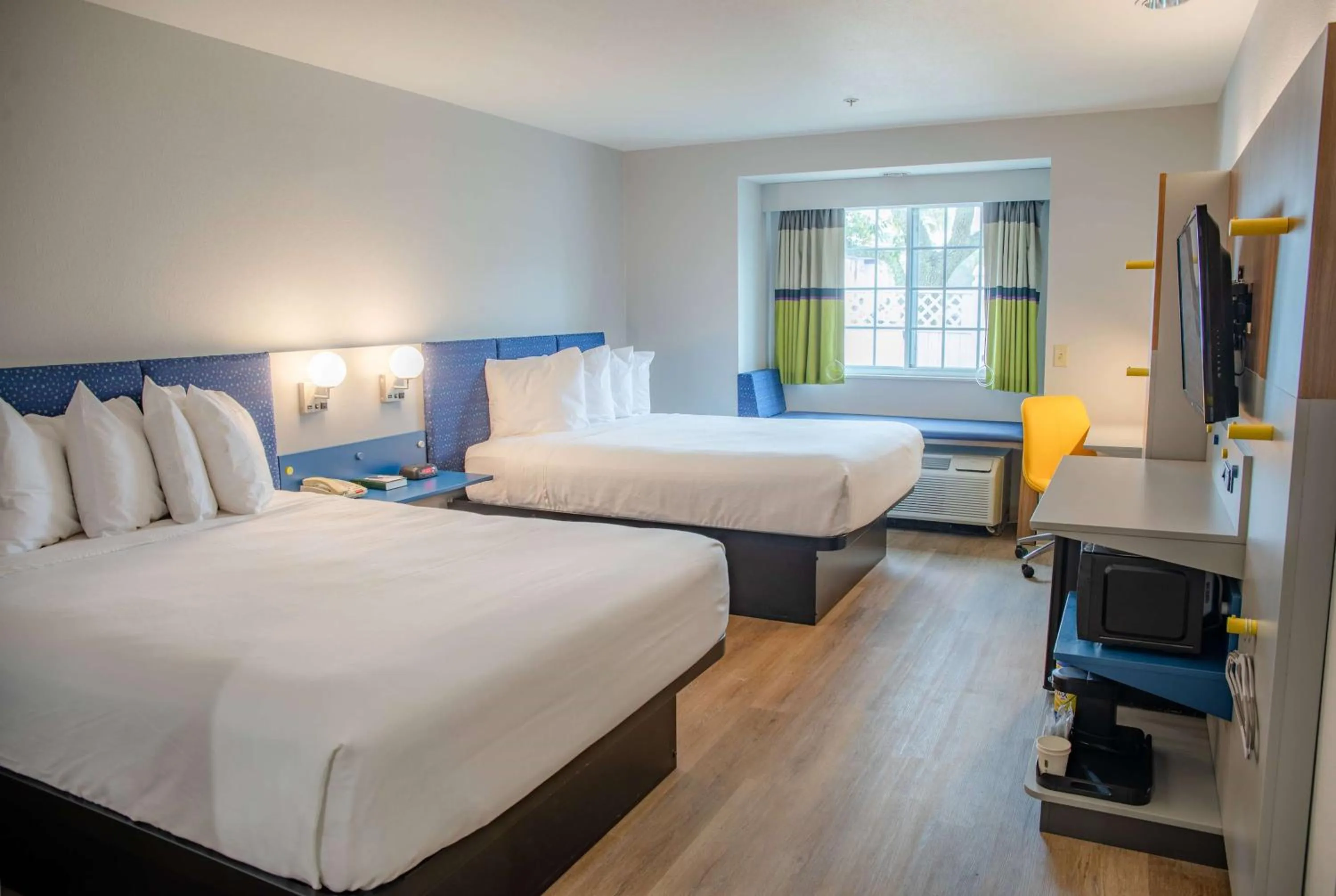 Photo of the whole room, Bed in Microtel Inn & Suites by Wyndham Kingsland Naval Base I-95