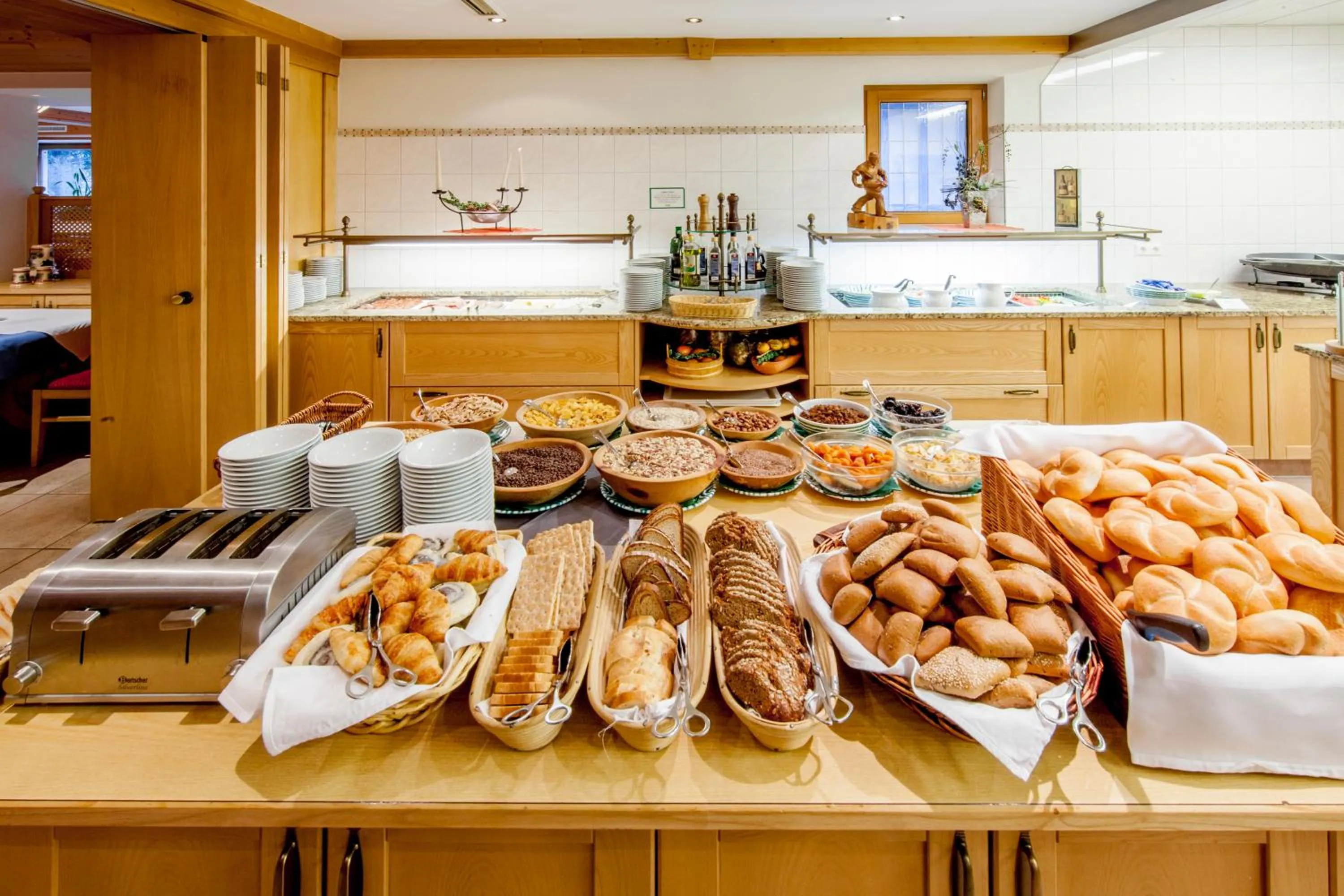 Buffet breakfast in Landhotel Tirolerhof - Wildschönau - PREMIUM Card im Sommer