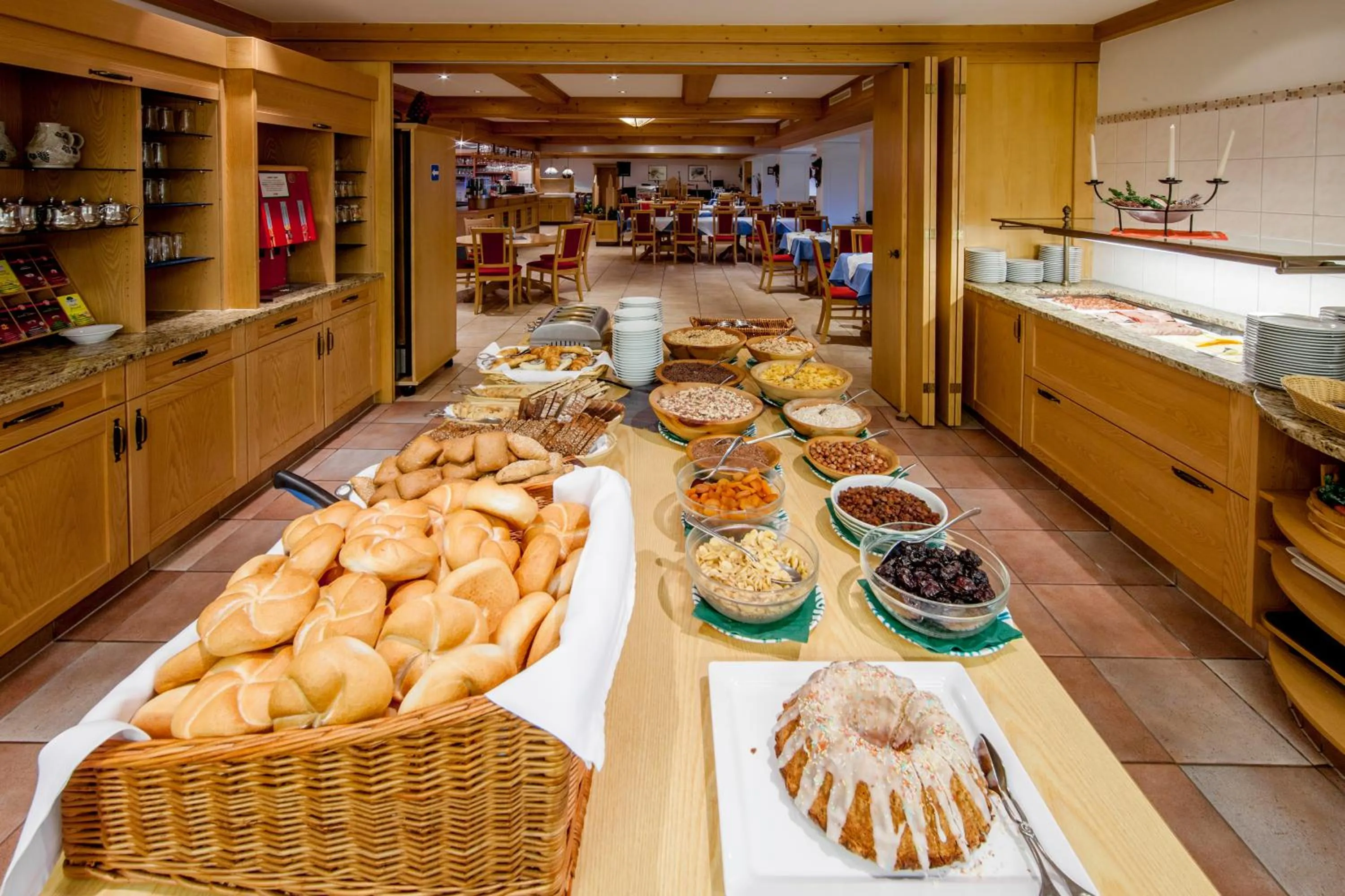 Buffet breakfast in Landhotel Tirolerhof - Wildschönau - PREMIUM Card im Sommer