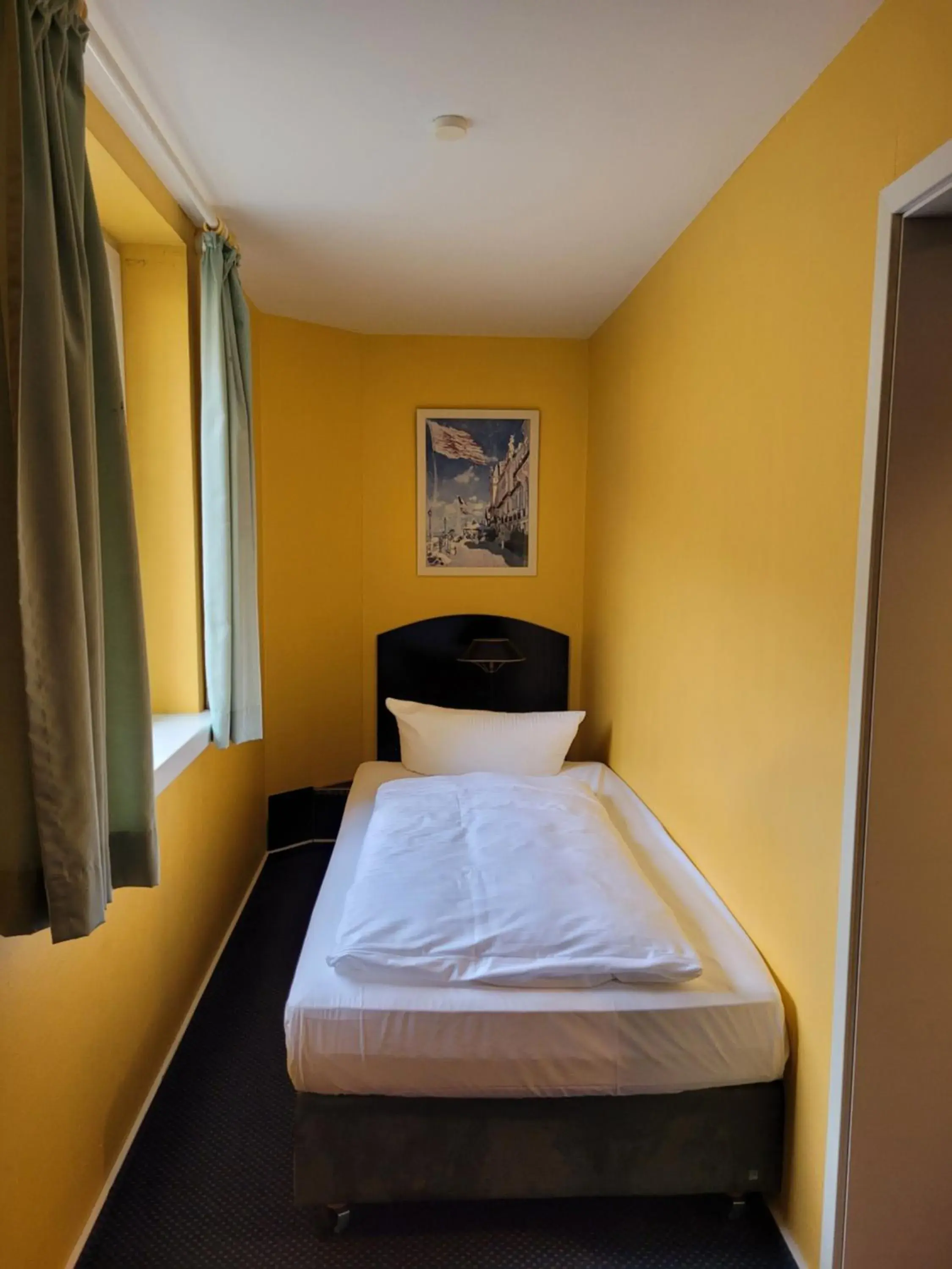 Triple Room in Hotel Schweriner Hof Triple Room in Hotel Schweriner Hof