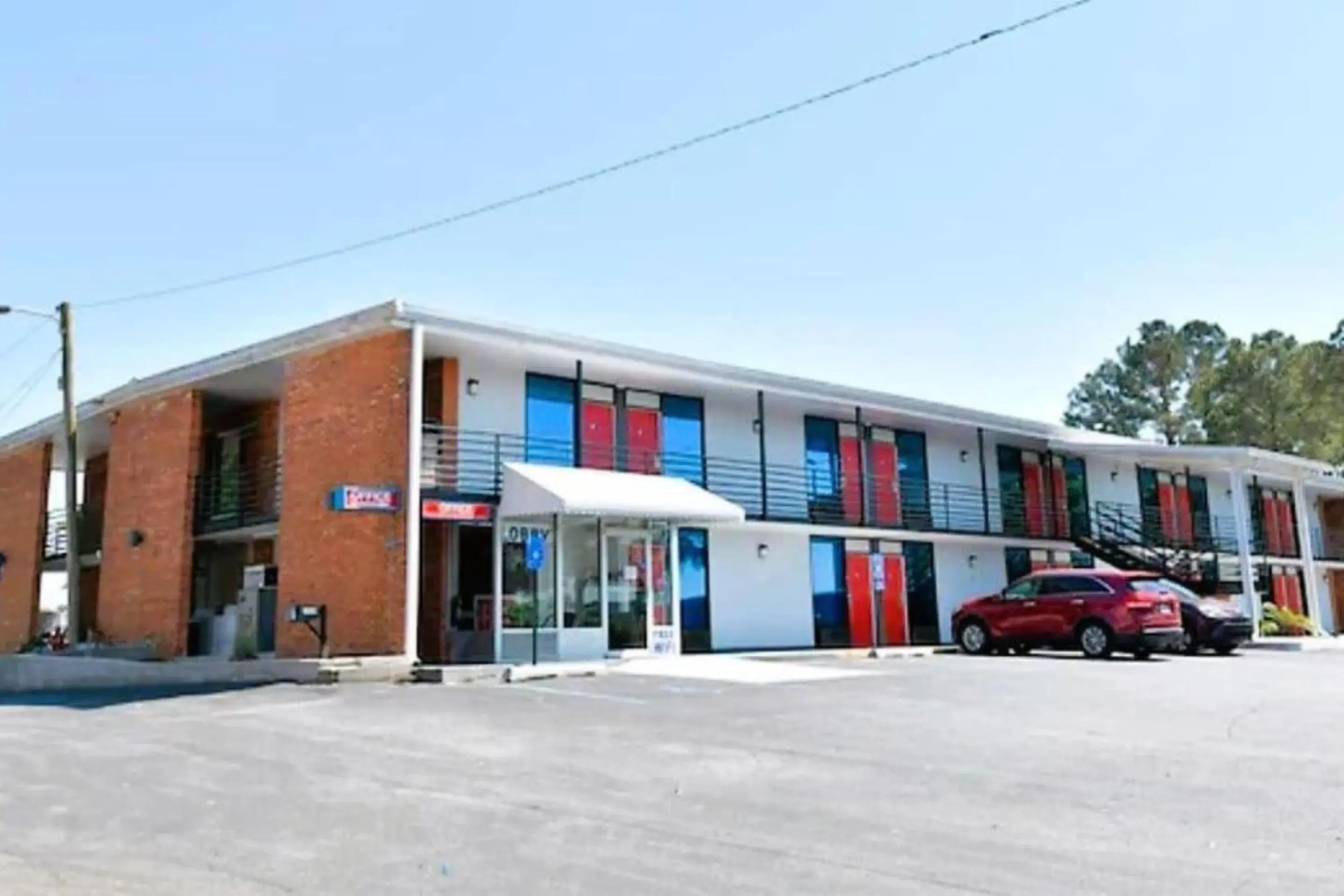 Property building in OYO Hotel Valdosta GA I-75 Property building in OYO Hotel Valdosta GA I-75