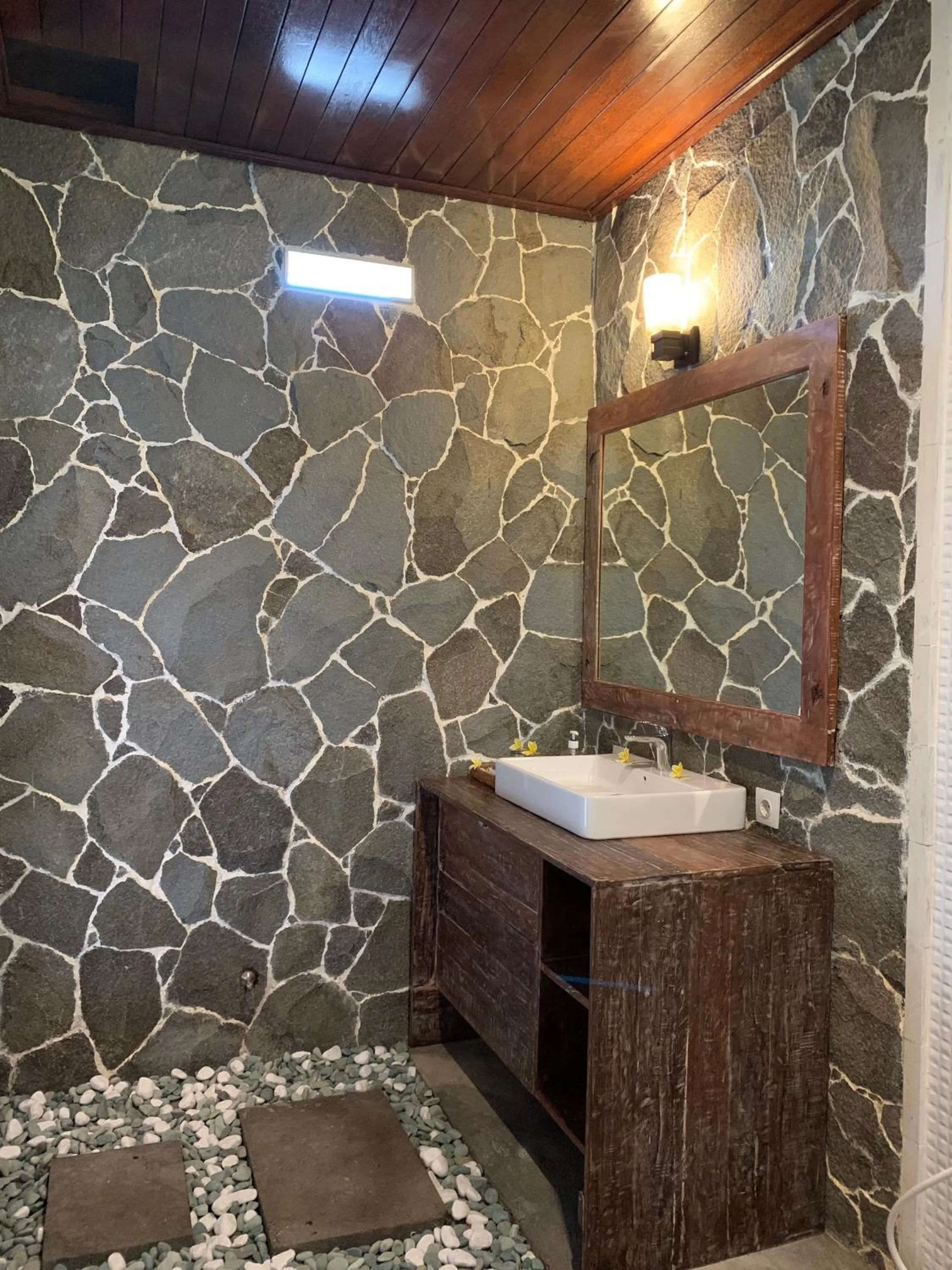 Bathroom in Jenggala Hill