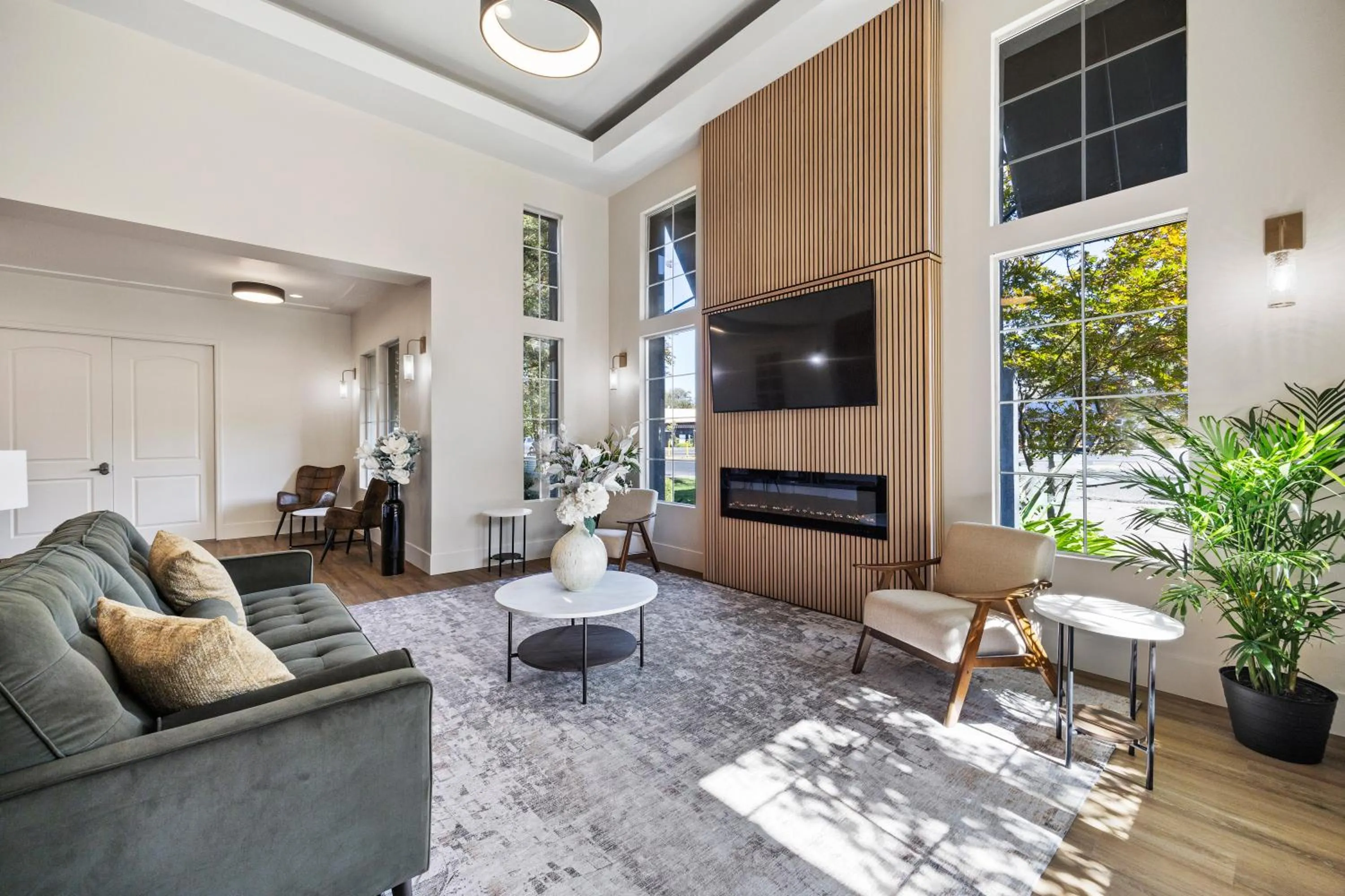 Lobby or reception in University Park Inn & Suites, an Ascend Collection Hotel