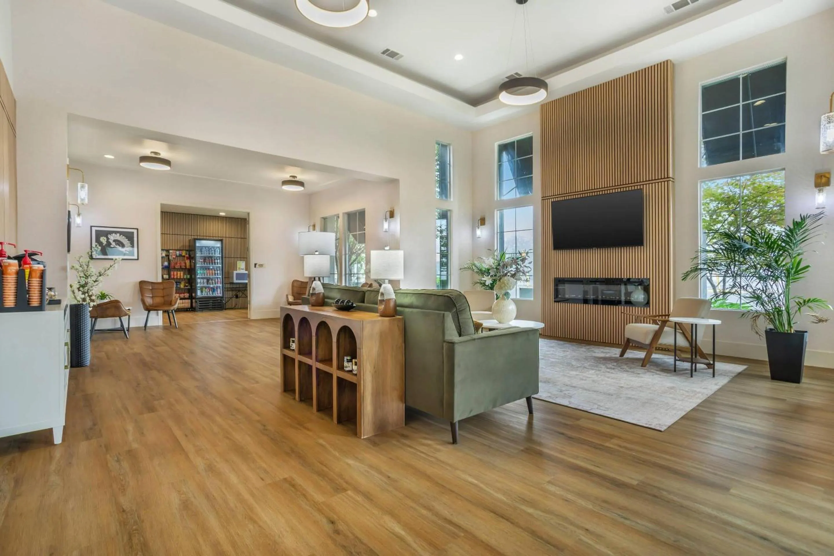 Lobby or reception in University Park Inn & Suites, an Ascend Collection Hotel