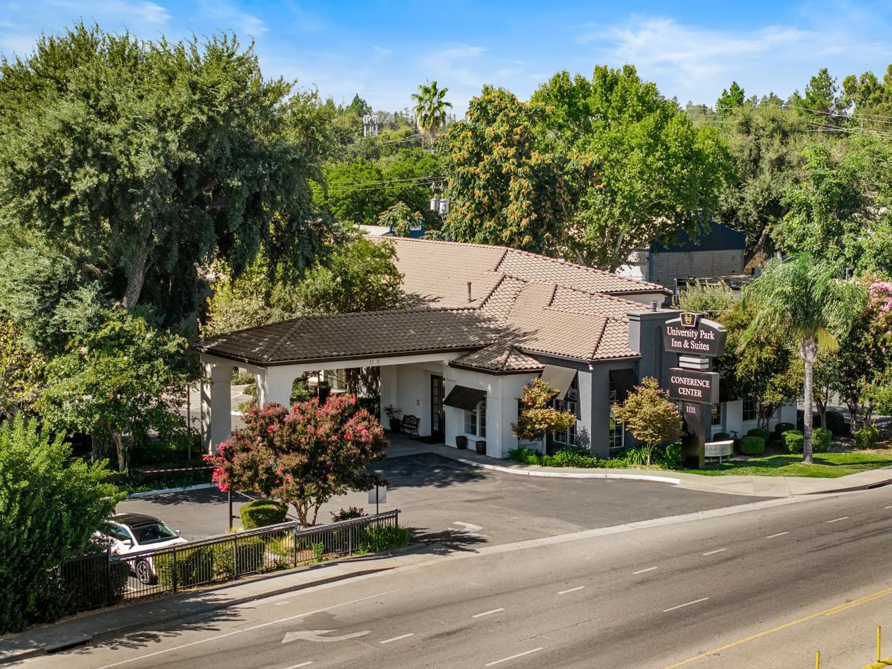 Property building in University Park Inn & Suites, an Ascend Collection Hotel