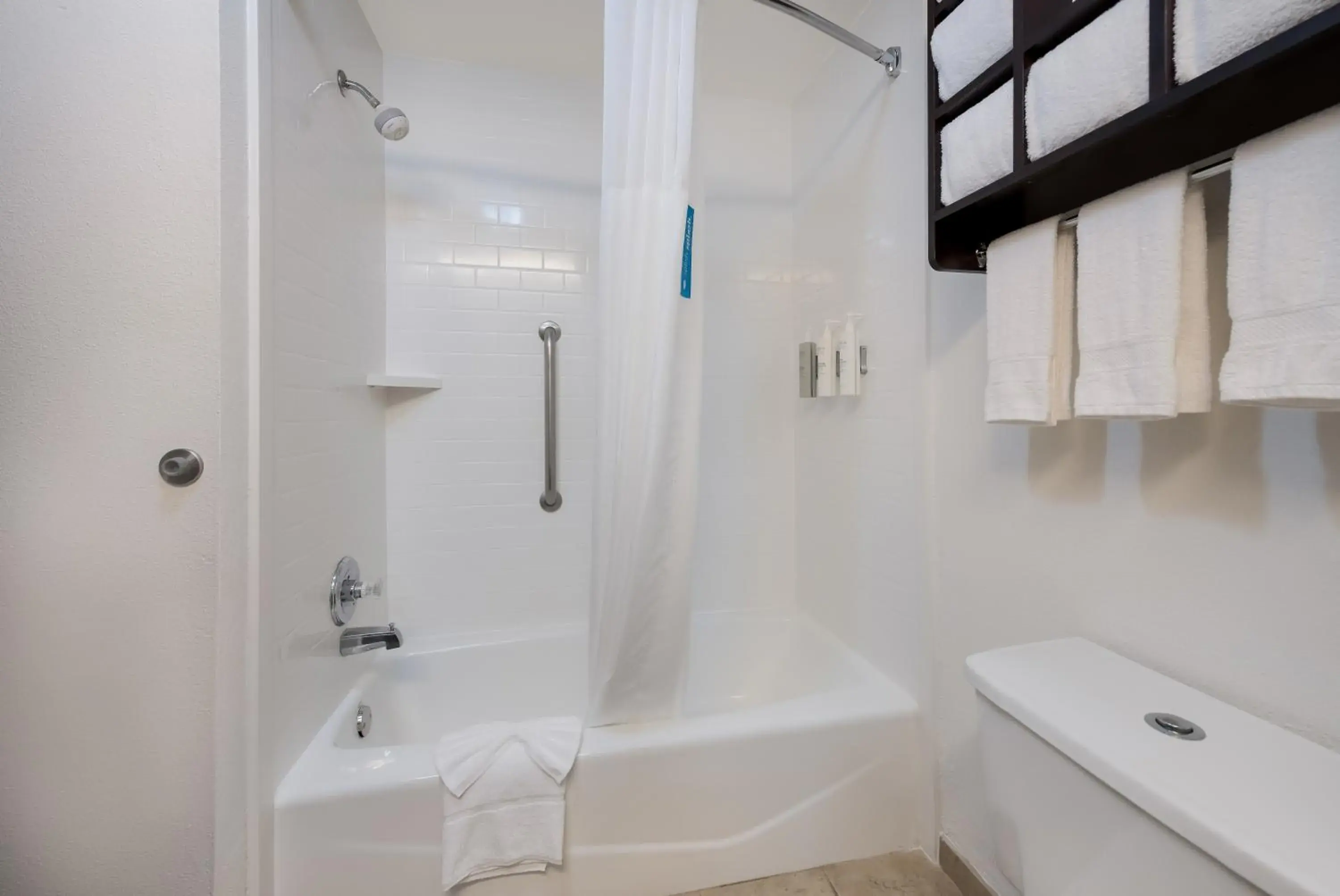 Executive King Room with Sofa Bed - Non-Smoking in Hampton Inn Marshall Executive King Room with Sofa Bed - Non-Smoking in Hampton Inn Marshall