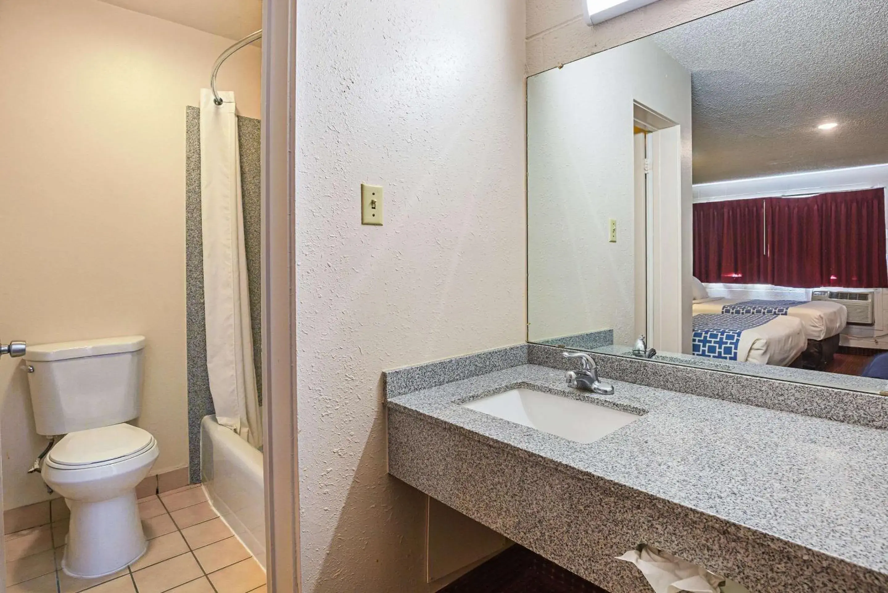 Bathroom in Rodeway Inn Cedar City