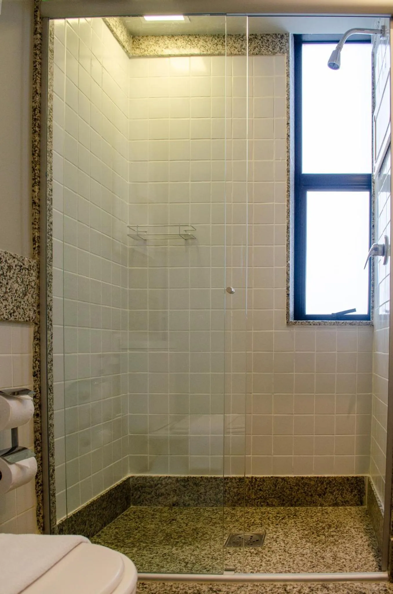 Shower in Royal Collection Savassi