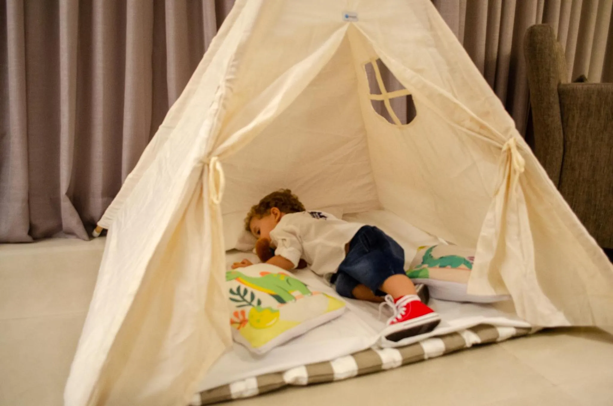 Photo of the whole room in Royal Collection Savassi