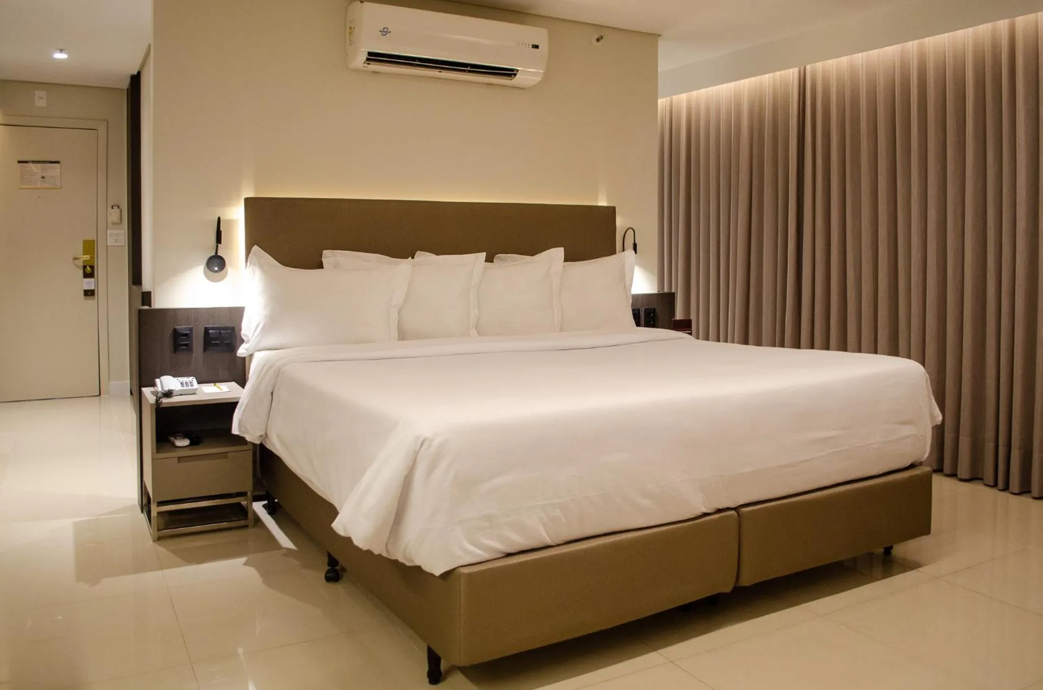 Bed in Royal Collection Savassi