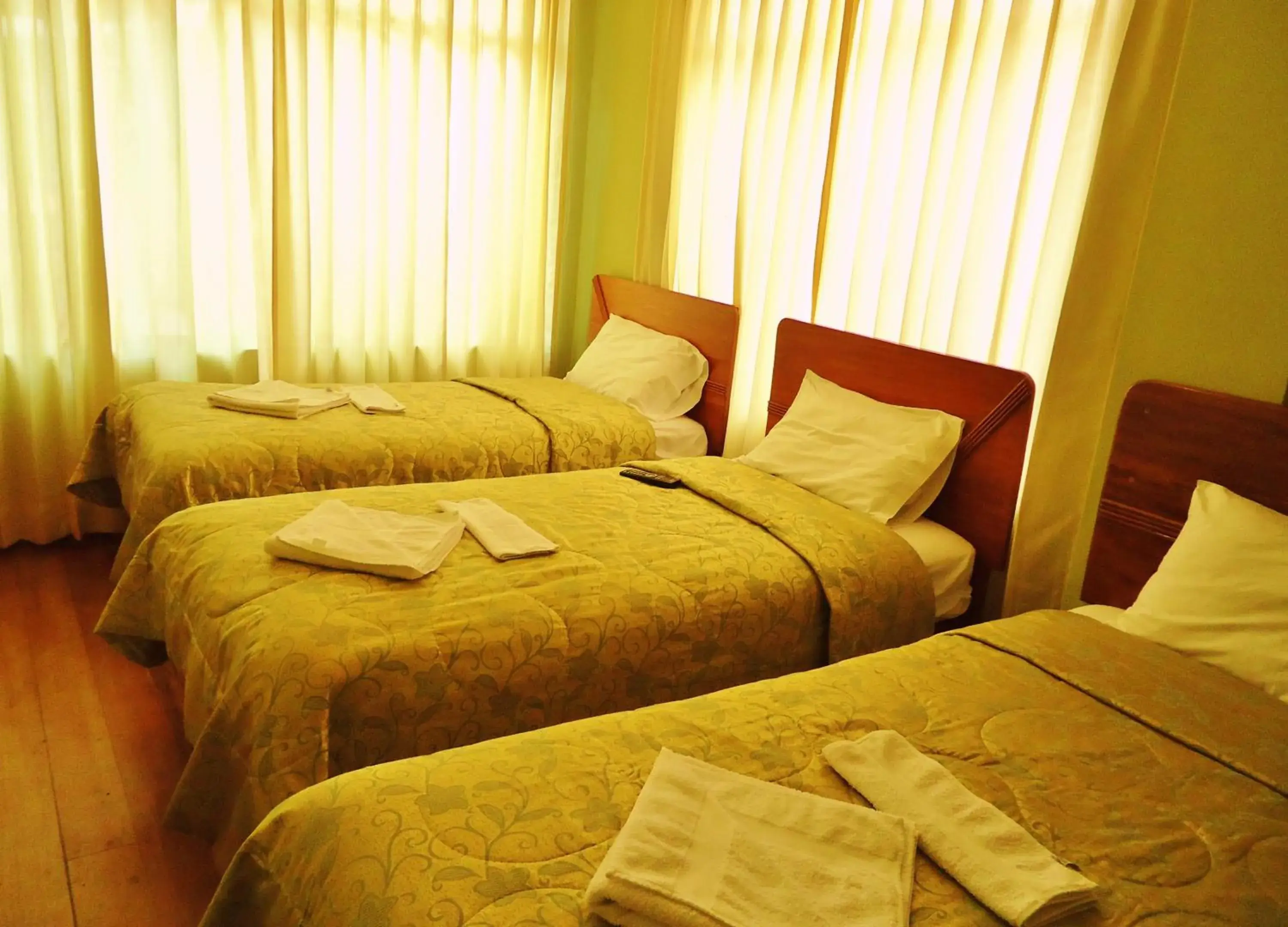 Triple Room with Private Bathroom - single occupancy in Killaqente Triple Room with Private Bathroom - single occupancy in Killaqente