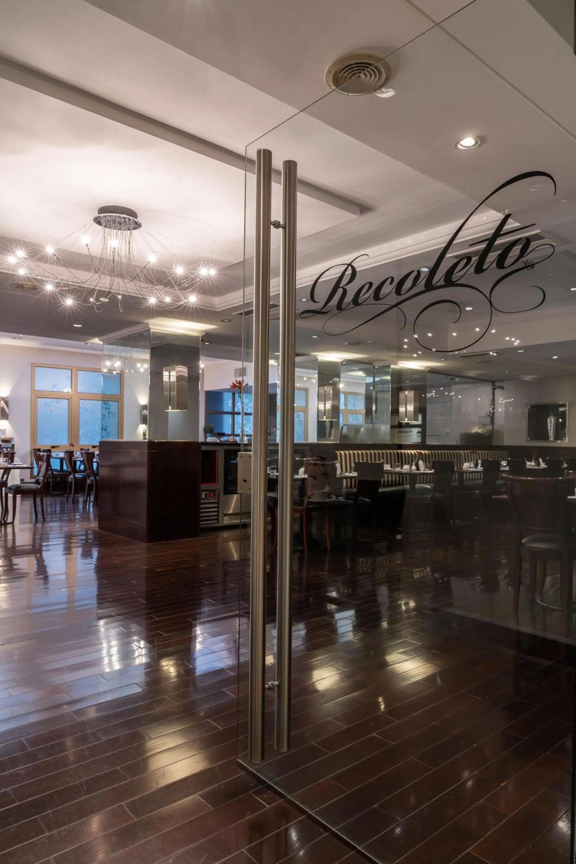 Breakfast in Hotel Intersur Recoleta