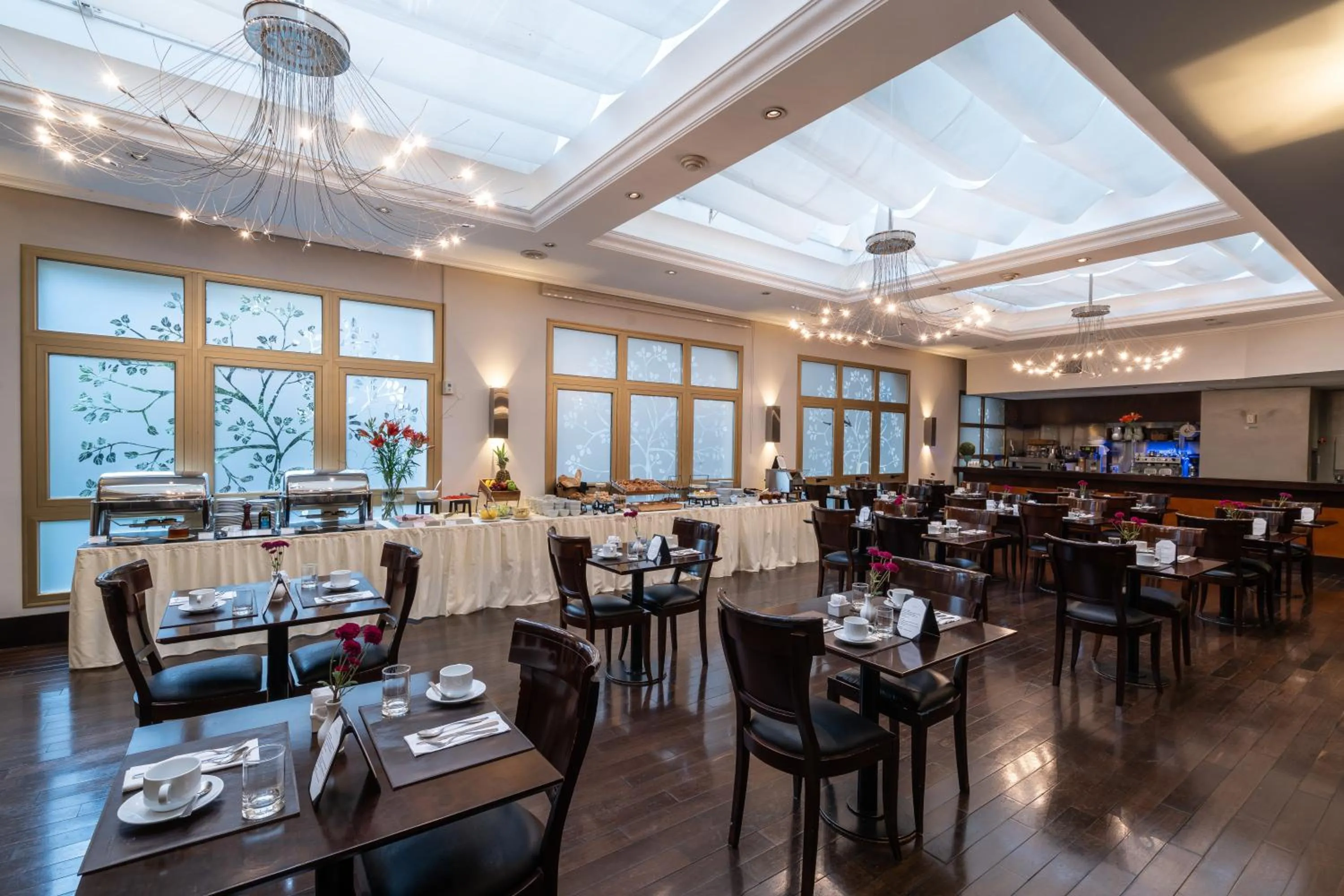 Food and drinks in Hotel Intersur Recoleta