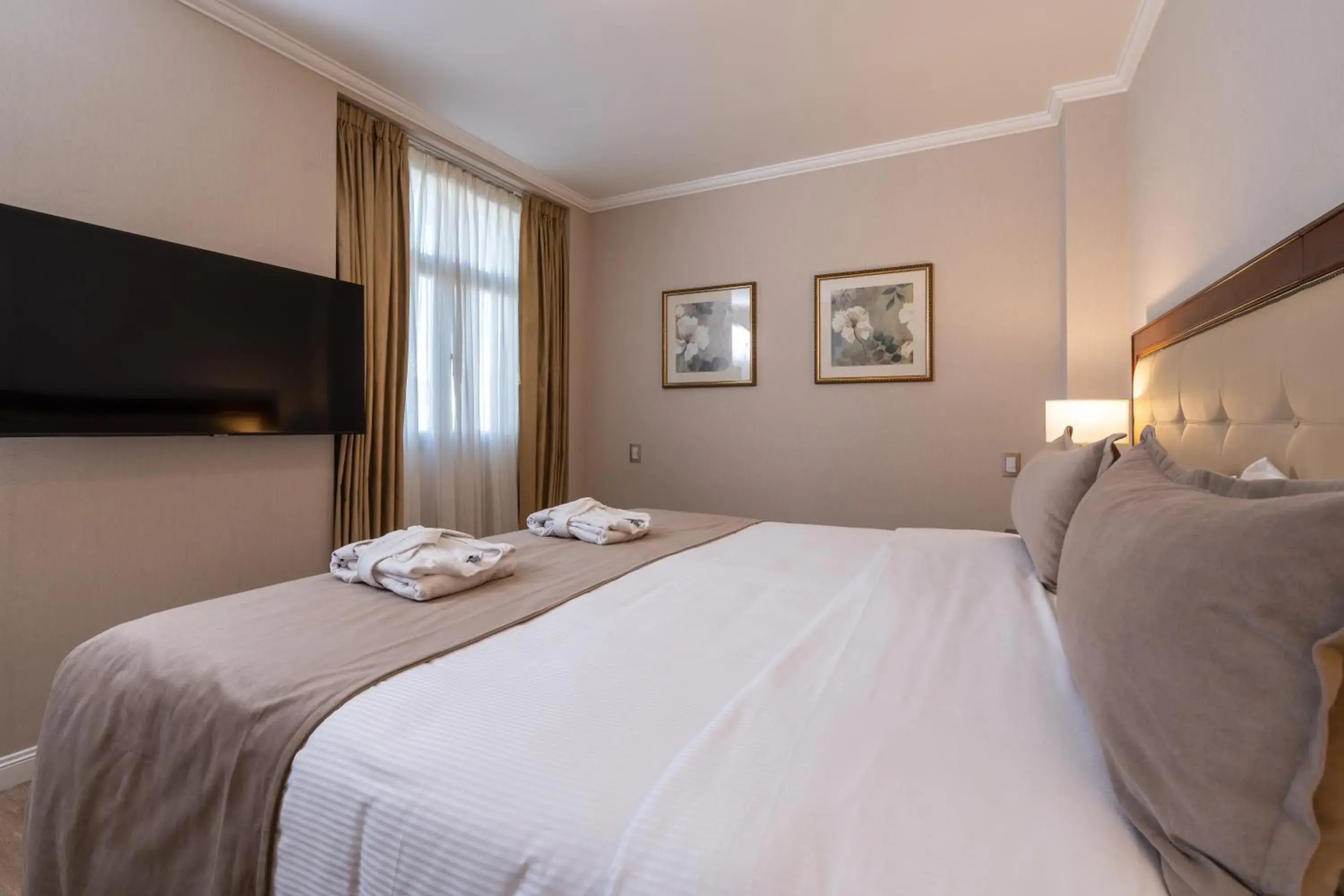 Bedroom, Bed in Hotel Intersur Recoleta Bedroom, Bed in Hotel Intersur Recoleta