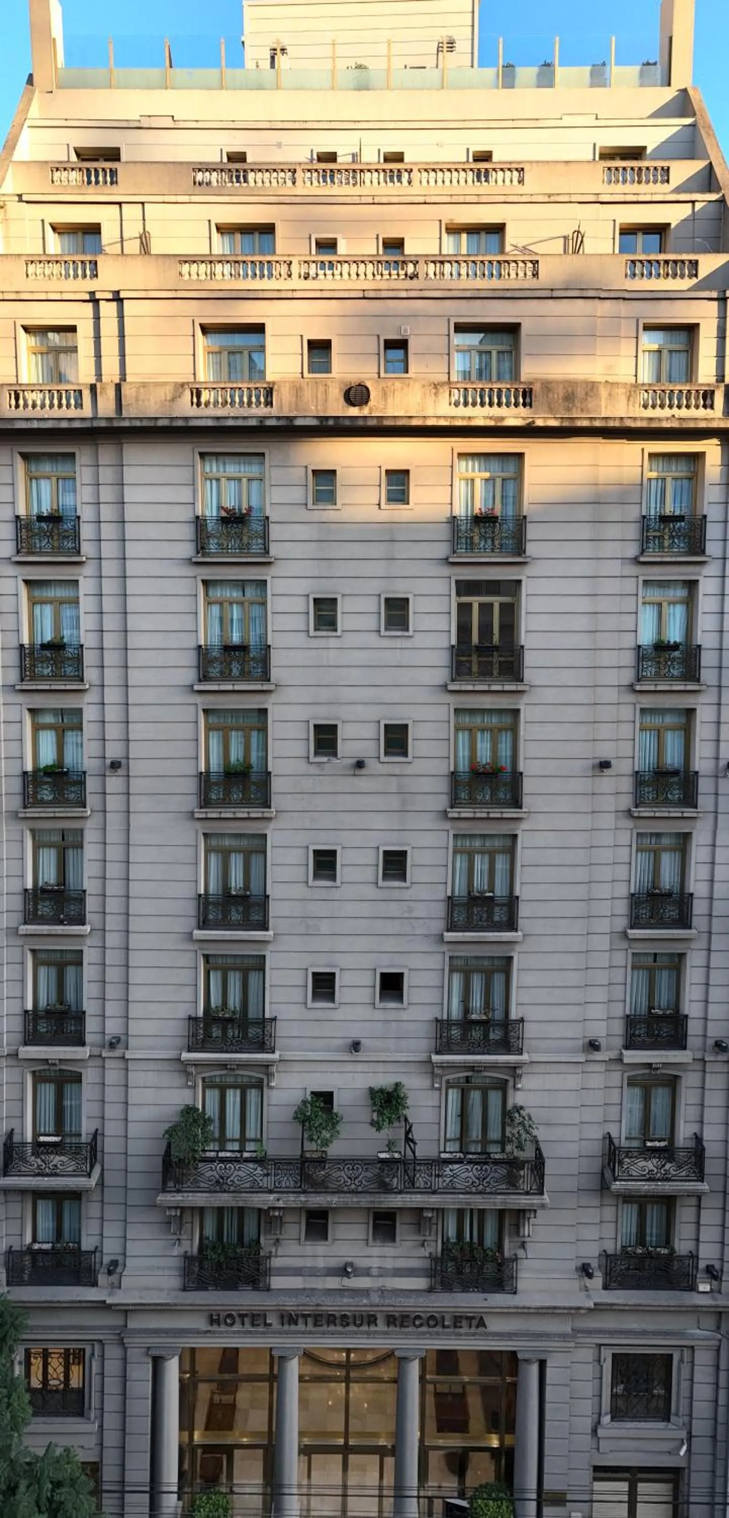 Property building in Hotel Intersur Recoleta