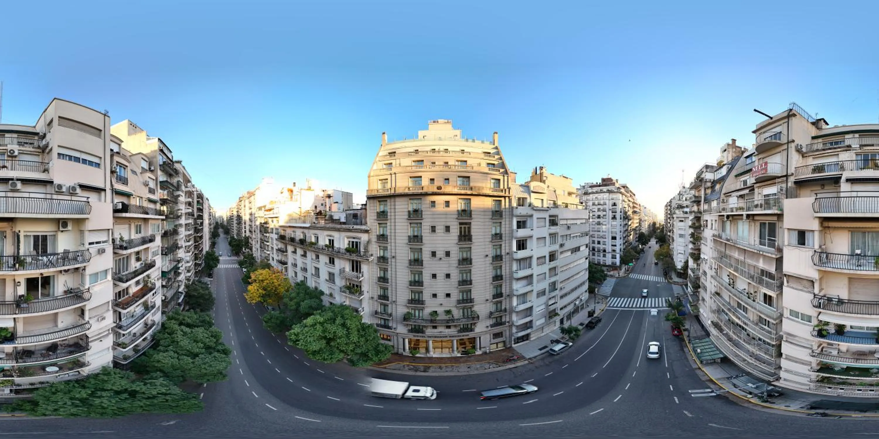 Property building in Hotel Intersur Recoleta