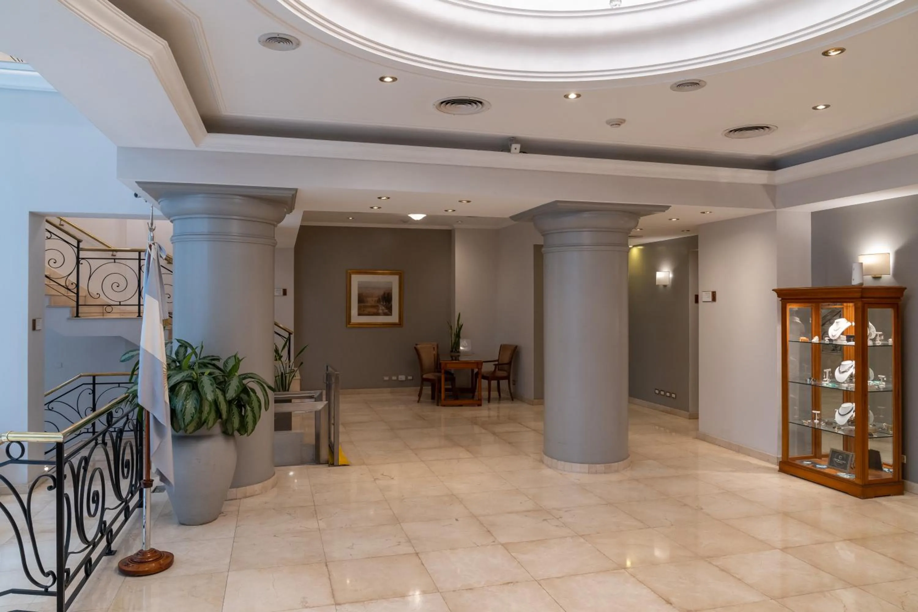 Lobby or reception in Hotel Intersur Recoleta