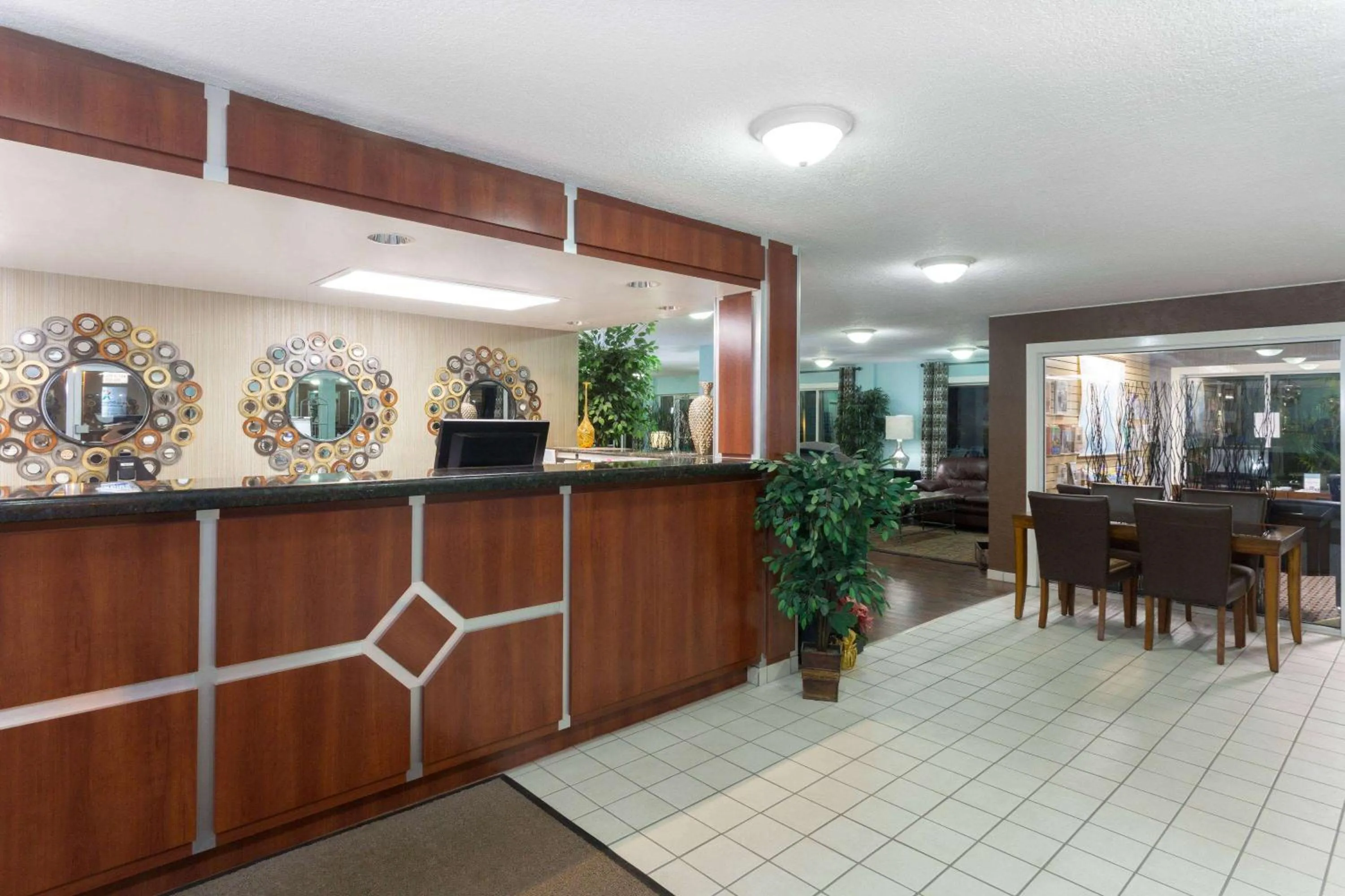 Lobby or reception in Days Inn by Wyndham Port Charlotte Town Center