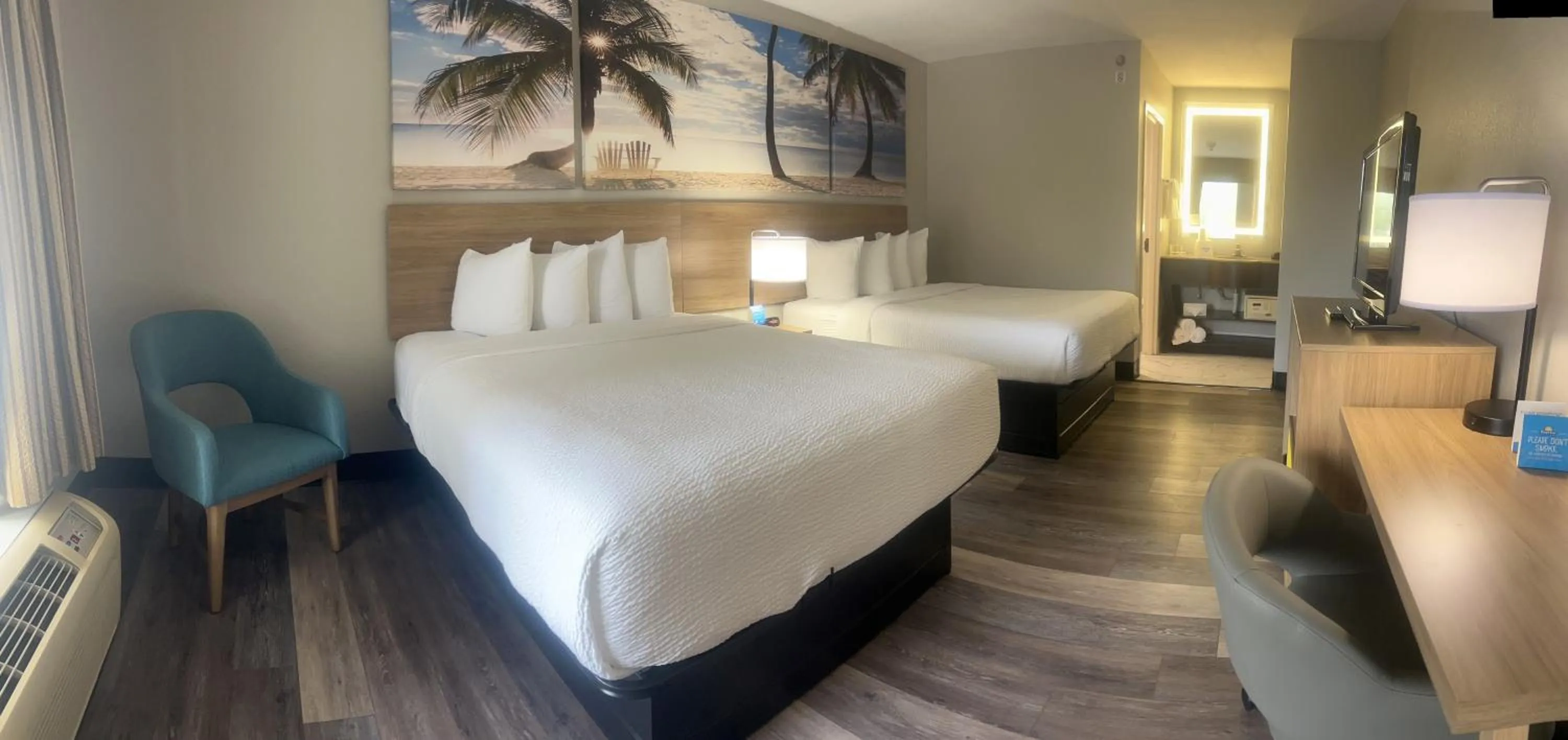 Bed in Days Inn by Wyndham Port Charlotte Town Center