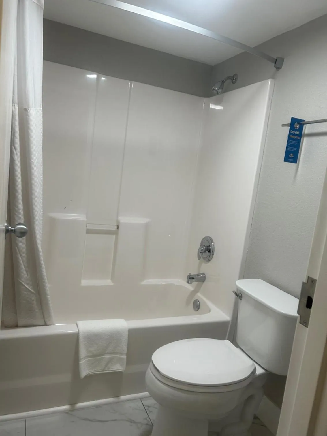 Bath in Days Inn by Wyndham Port Charlotte Town Center