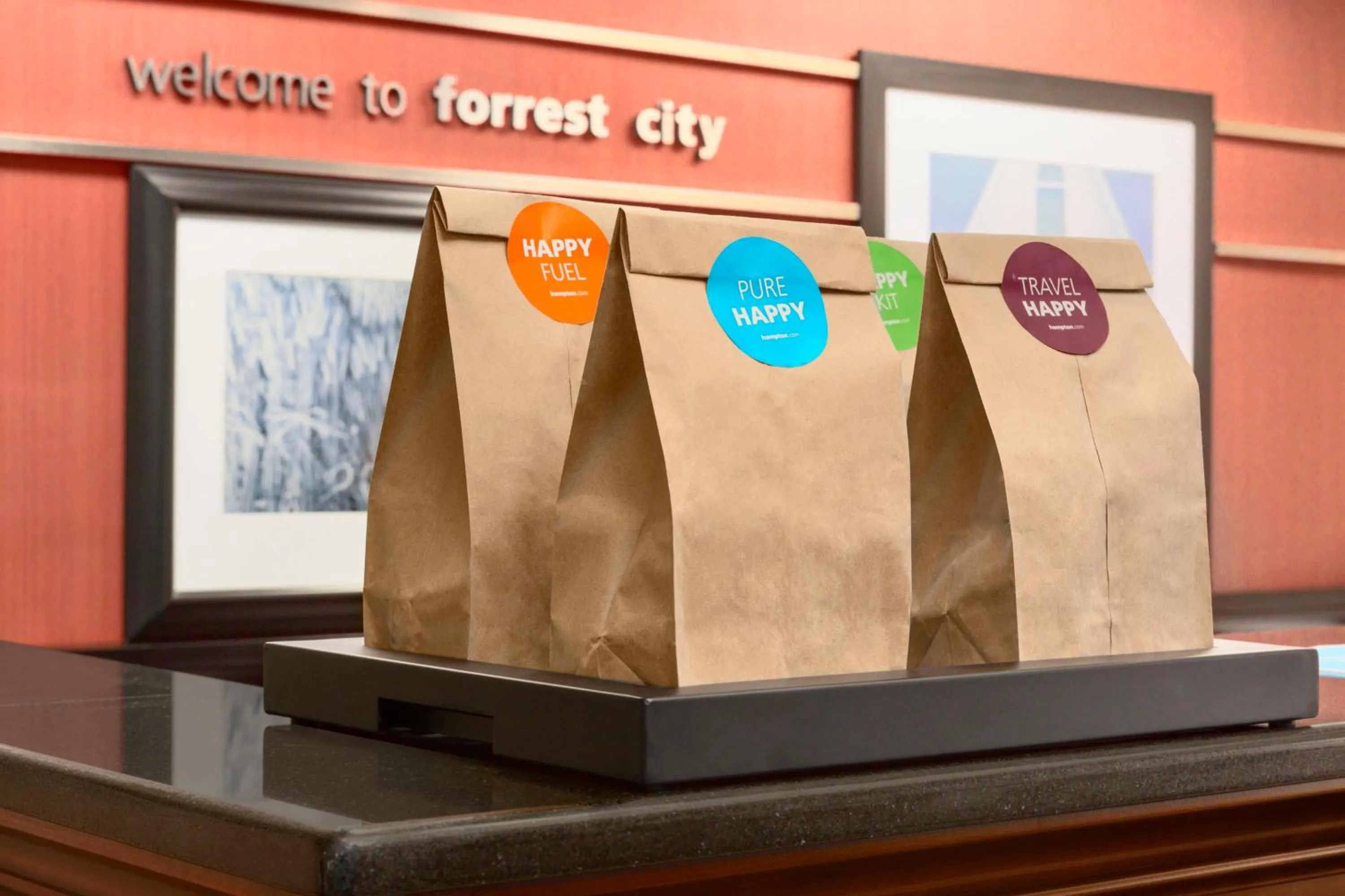 Dining area in Hampton Inn Forrest City