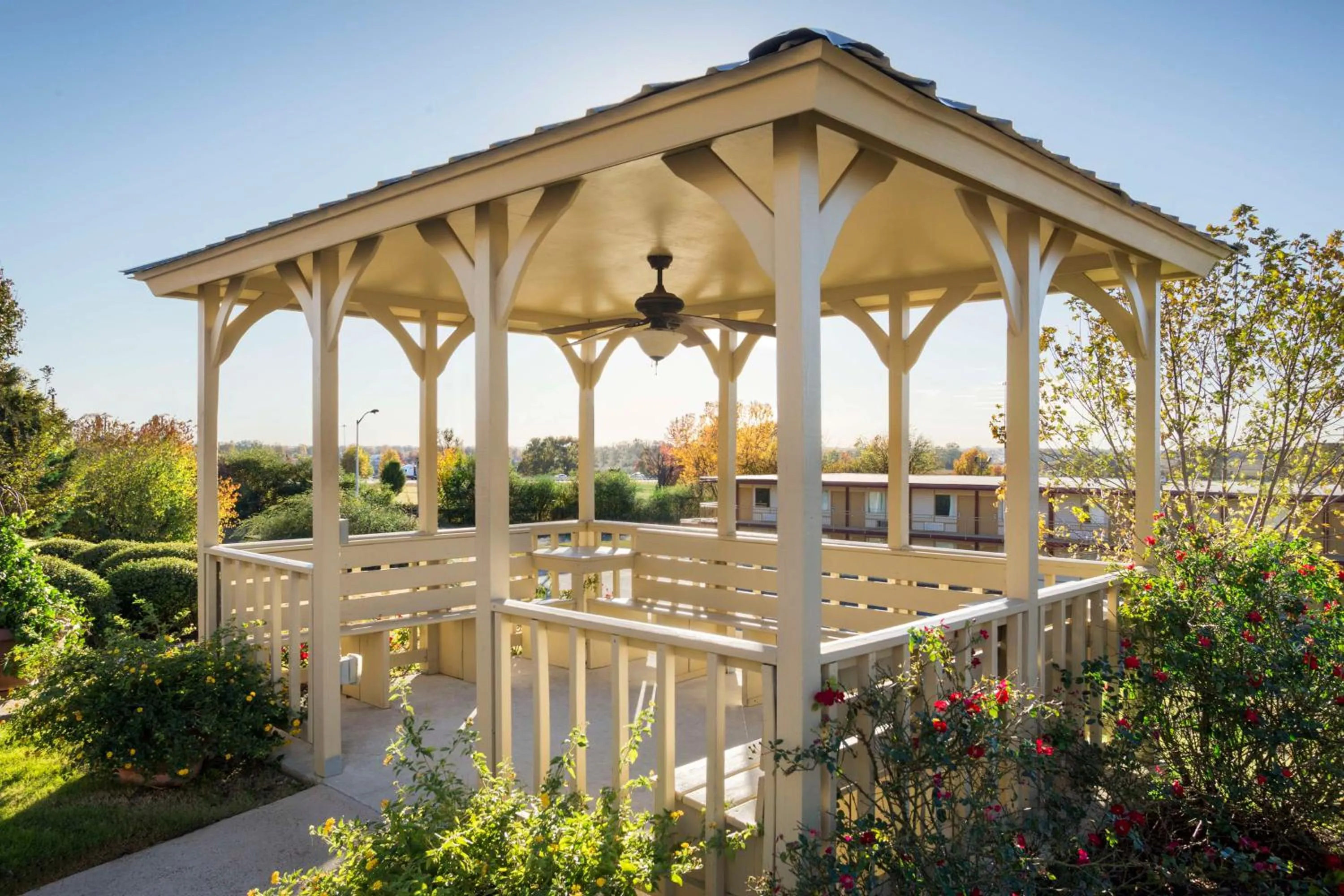 Garden in Hampton Inn Forrest City