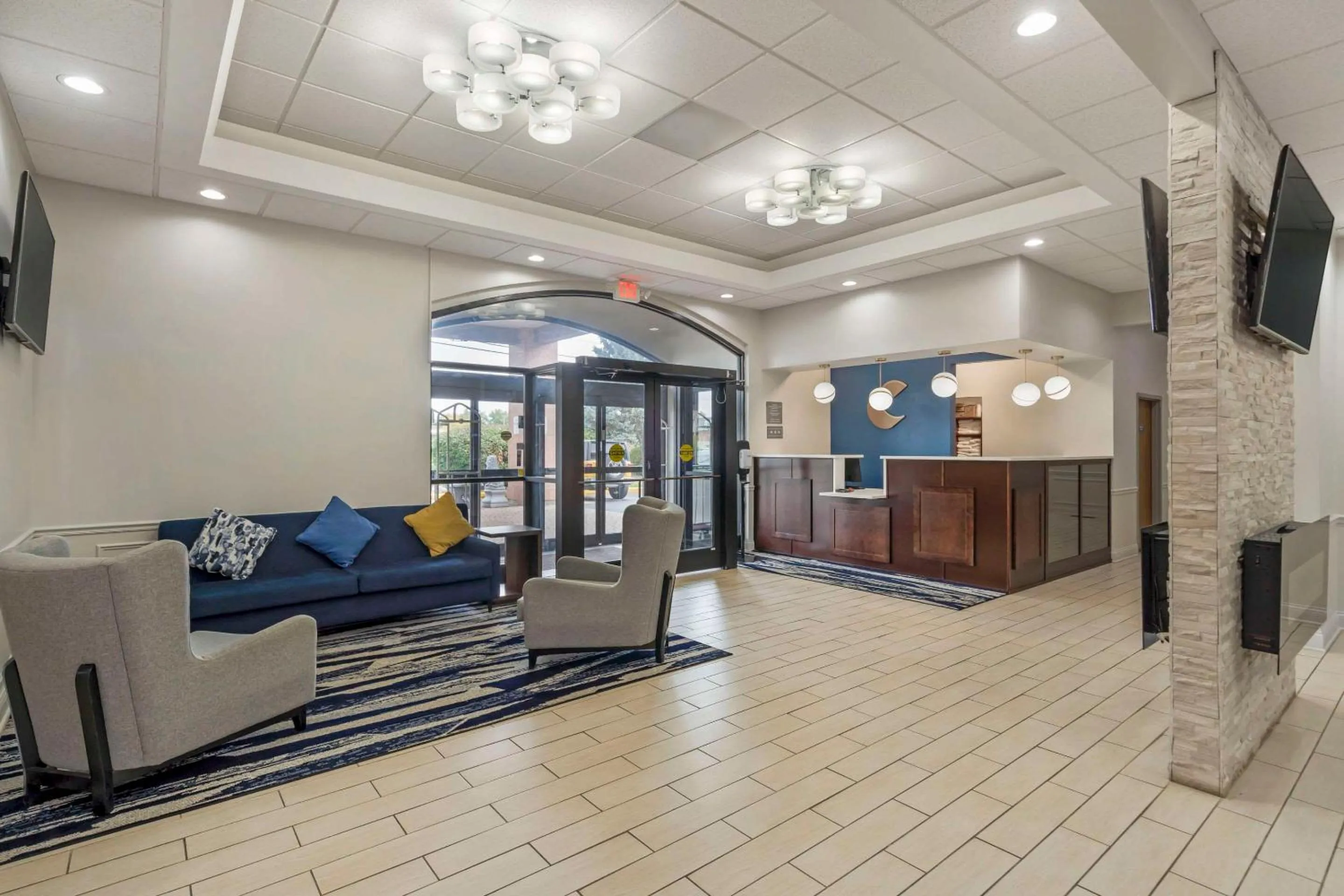 Lobby or reception in Comfort Inn & Suites Mundelein-Vernon Hills