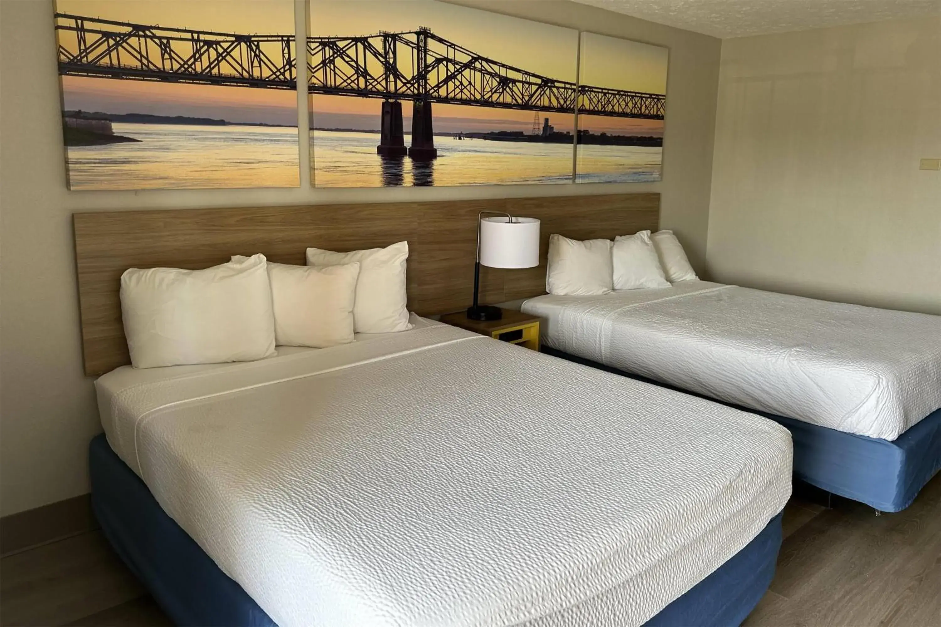 Photo of the whole room, Bed in Days Inn by Wyndham Louisville Airport Fair and Expo Center Photo of the whole room, Bed in Days Inn by Wyndham Louisville Airport Fair and Expo Center