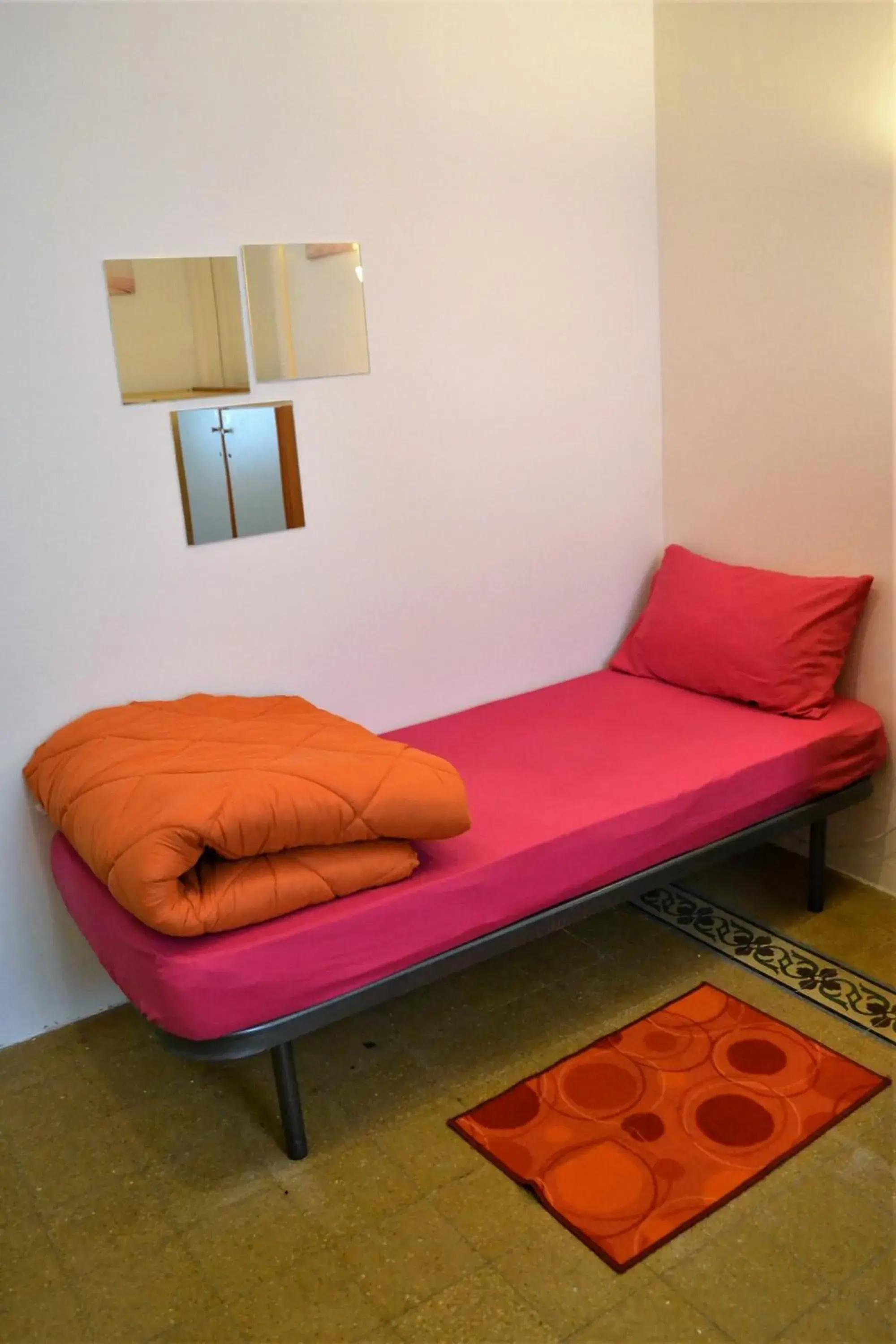 Single Bed in Female Dormitory Room in Via Zara Single Bed in Female Dormitory Room in Via Zara