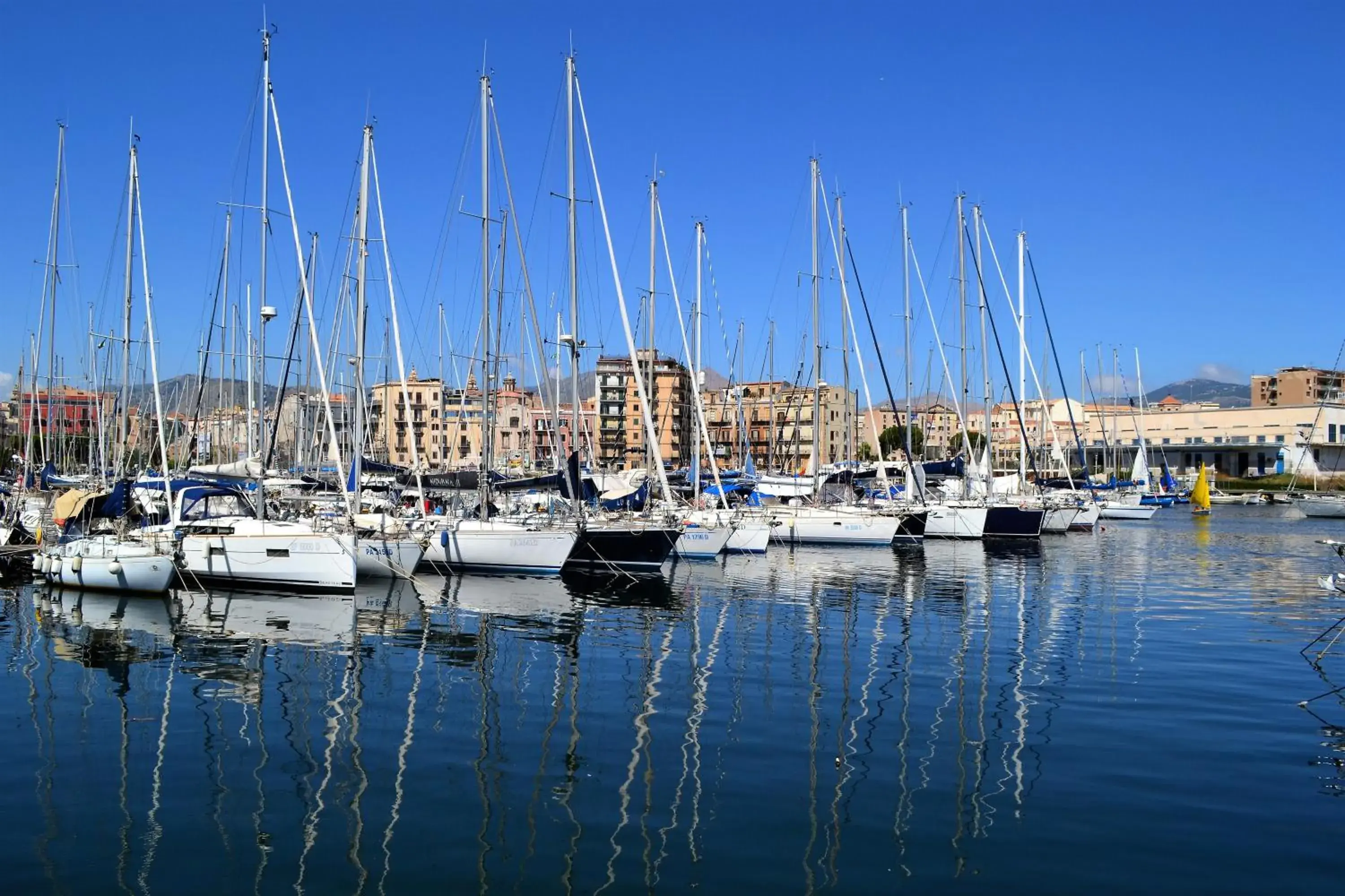 Double or Twin Room with Balcony in Via Zara Double or Twin Room with Balcony in Via Zara