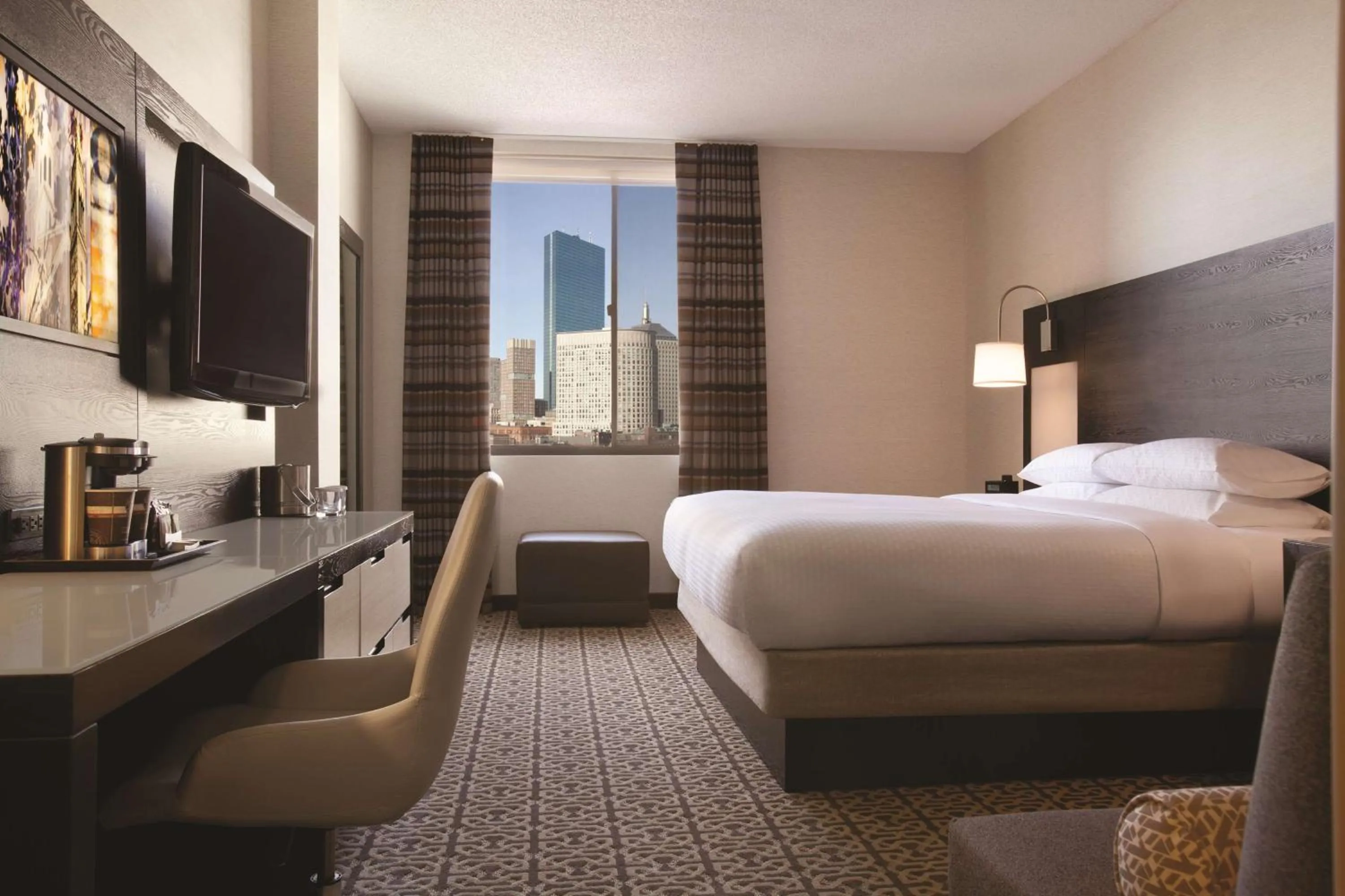 Bedroom, Bed in DoubleTree by Hilton Hotel Boston - Downtown