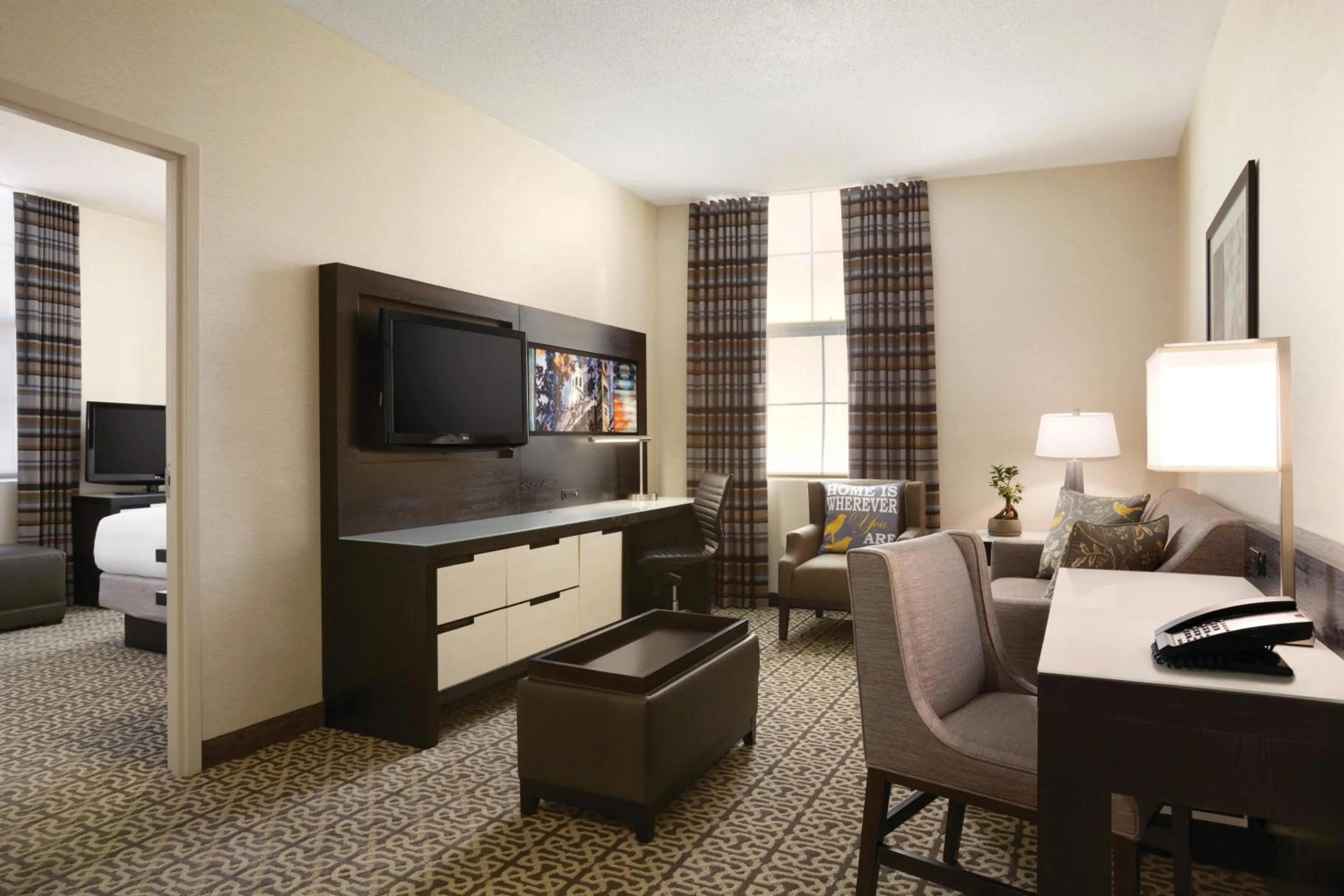 Living room, Bed in DoubleTree by Hilton Hotel Boston - Downtown