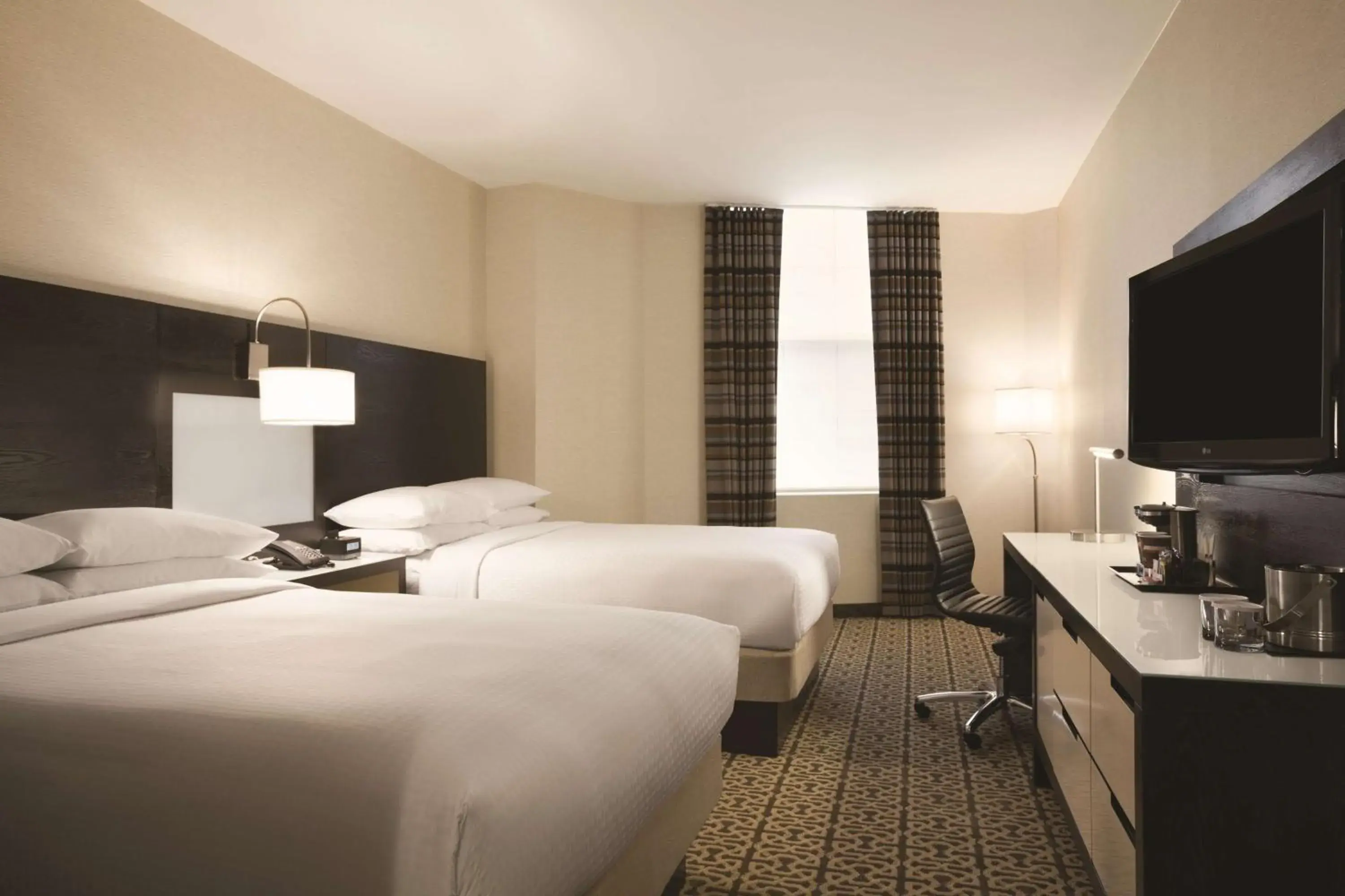 Bed in DoubleTree by Hilton Hotel Boston - Downtown Bed in DoubleTree by Hilton Hotel Boston - Downtown