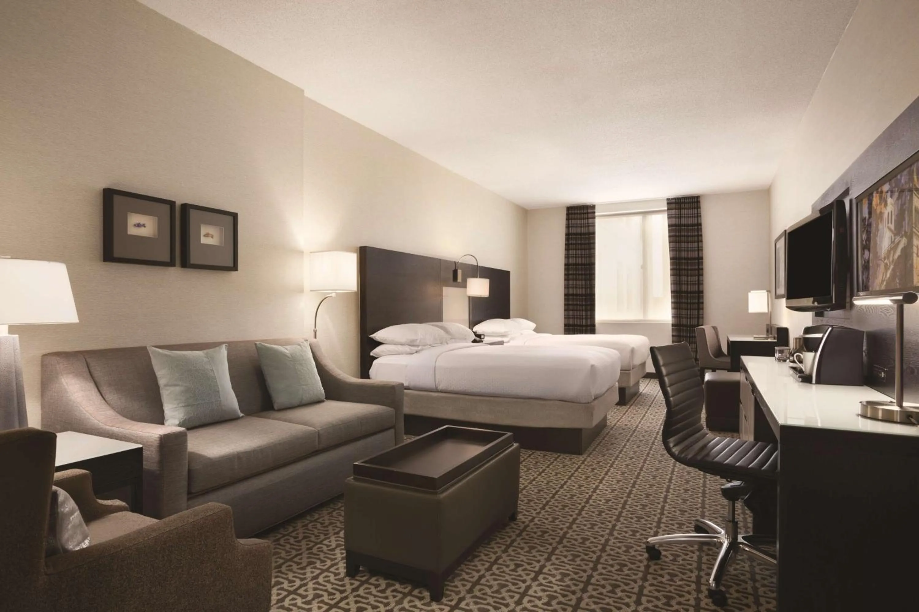 Bedroom, Bed in DoubleTree by Hilton Hotel Boston - Downtown