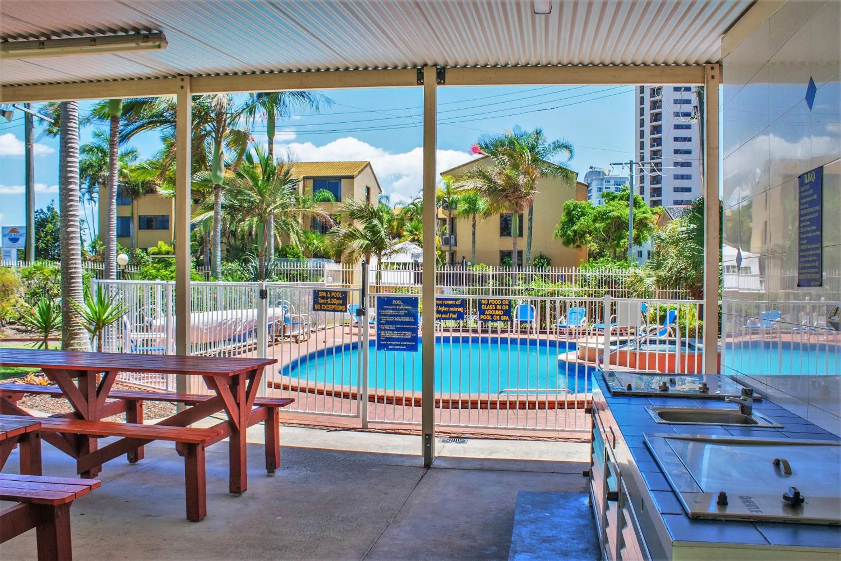 BBQ facilities in Key Largo Holiday Apartments