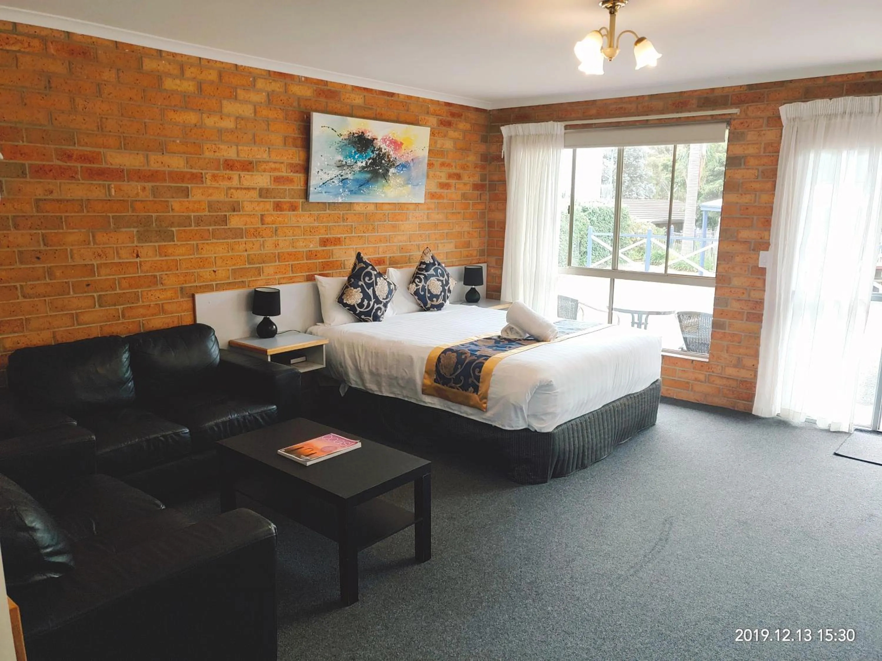 Bed in Coachman Motel and Holiday Units