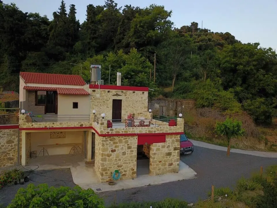 Property building in Traditional House Koukounara