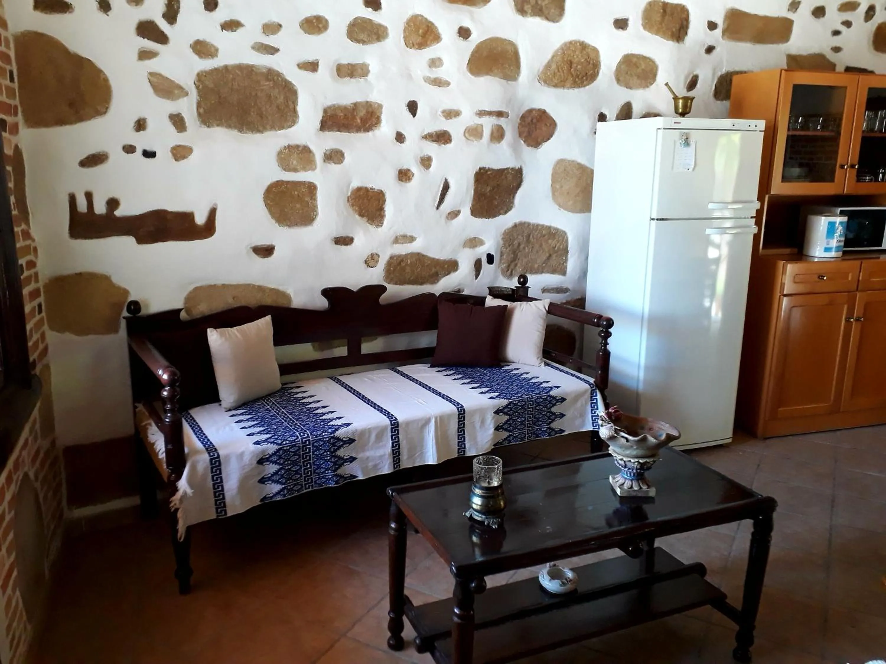 Living room in Traditional House Koukounara