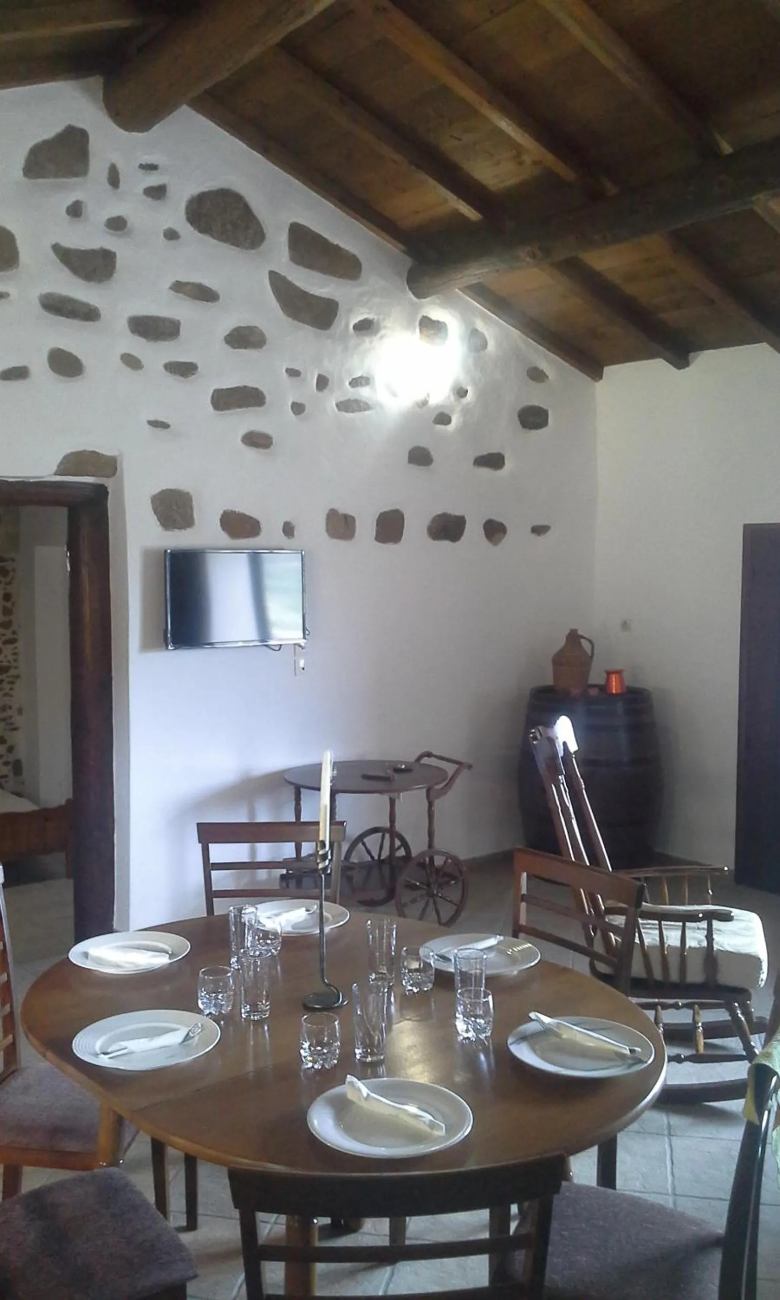 Dining area in Traditional House Koukounara