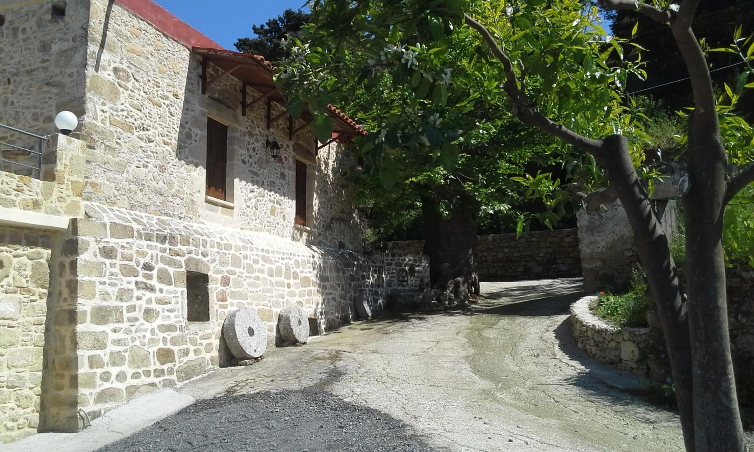 Property building in Traditional House Koukounara