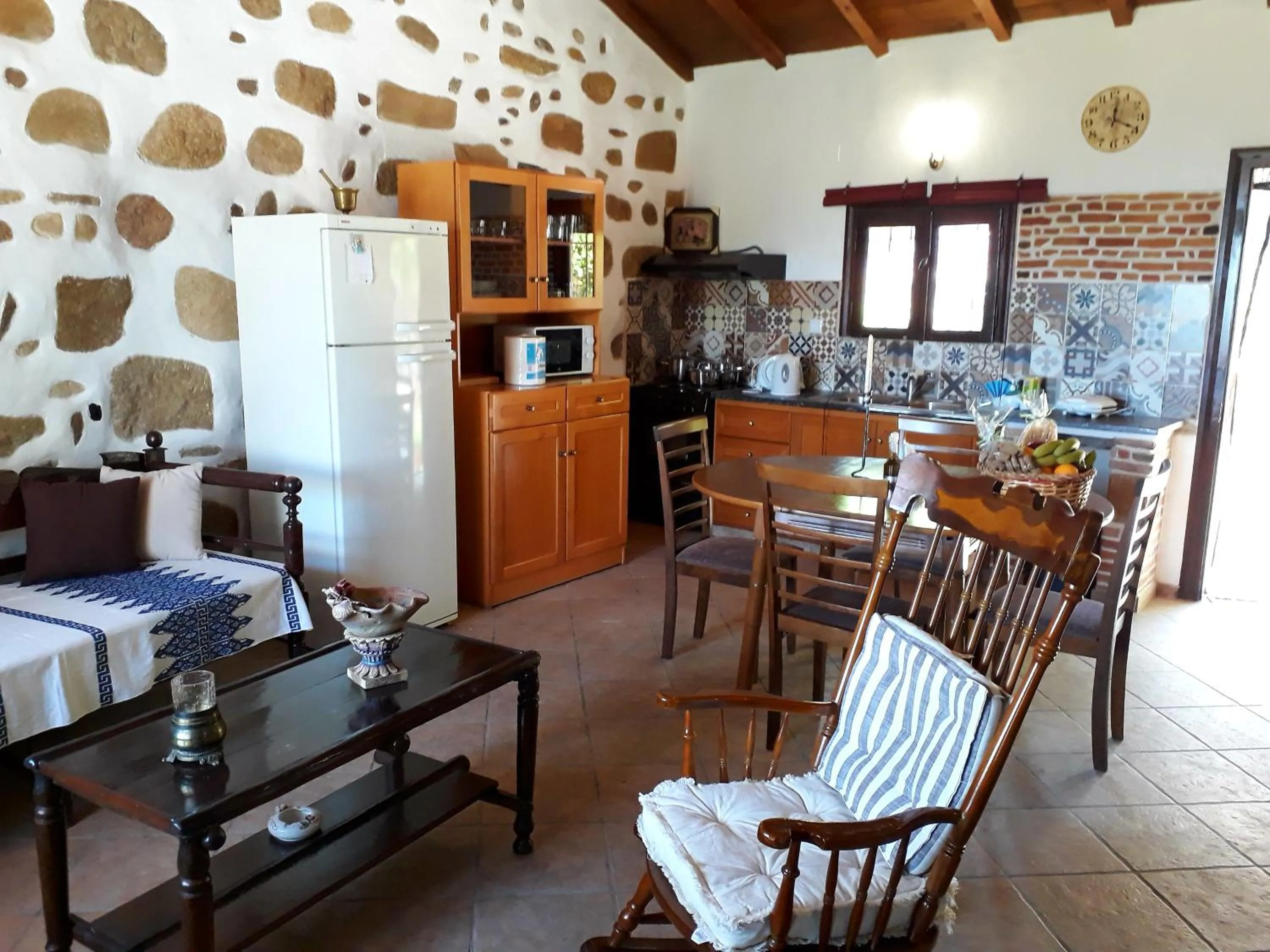 Dining area in Traditional House Koukounara