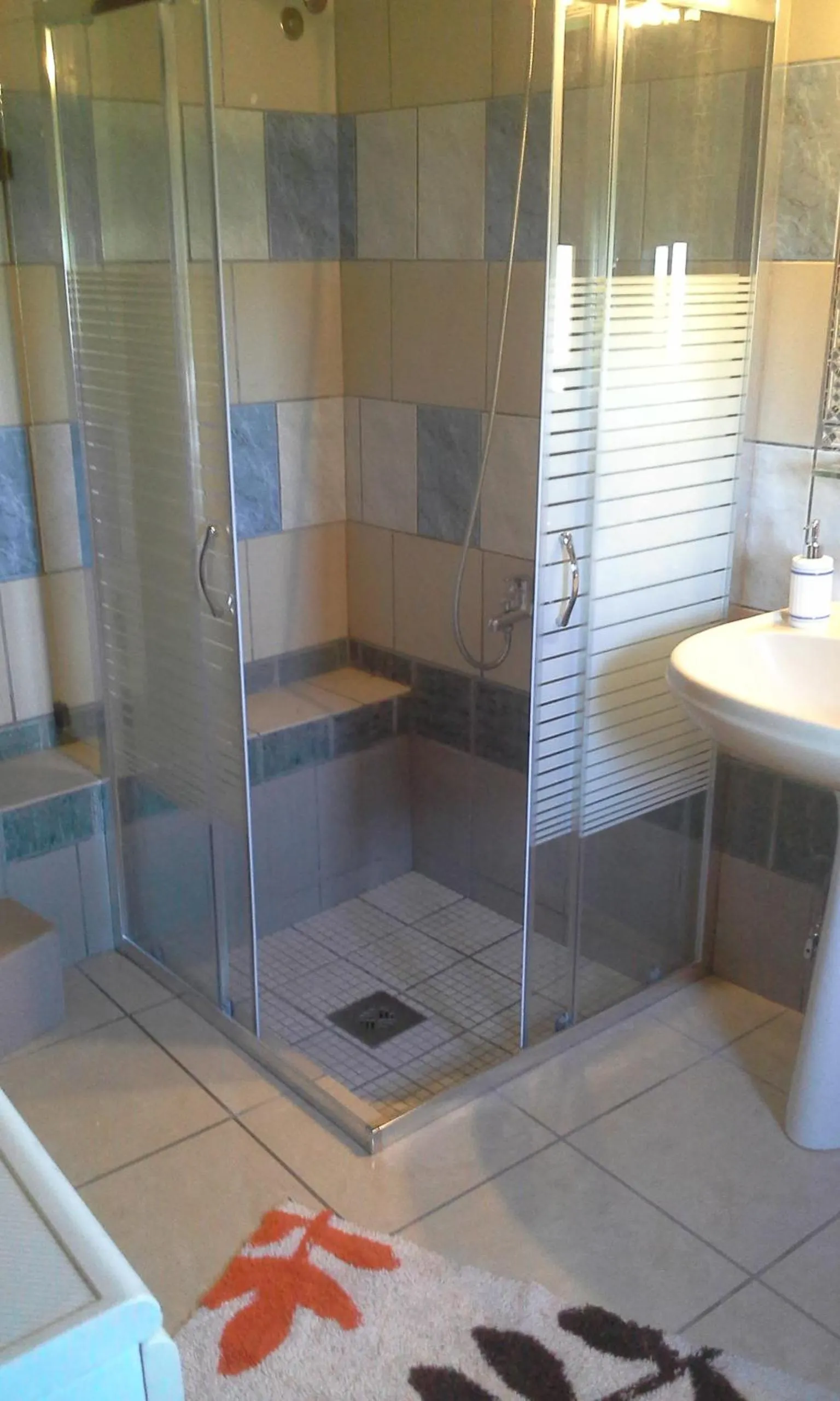 Shower in Traditional House Koukounara