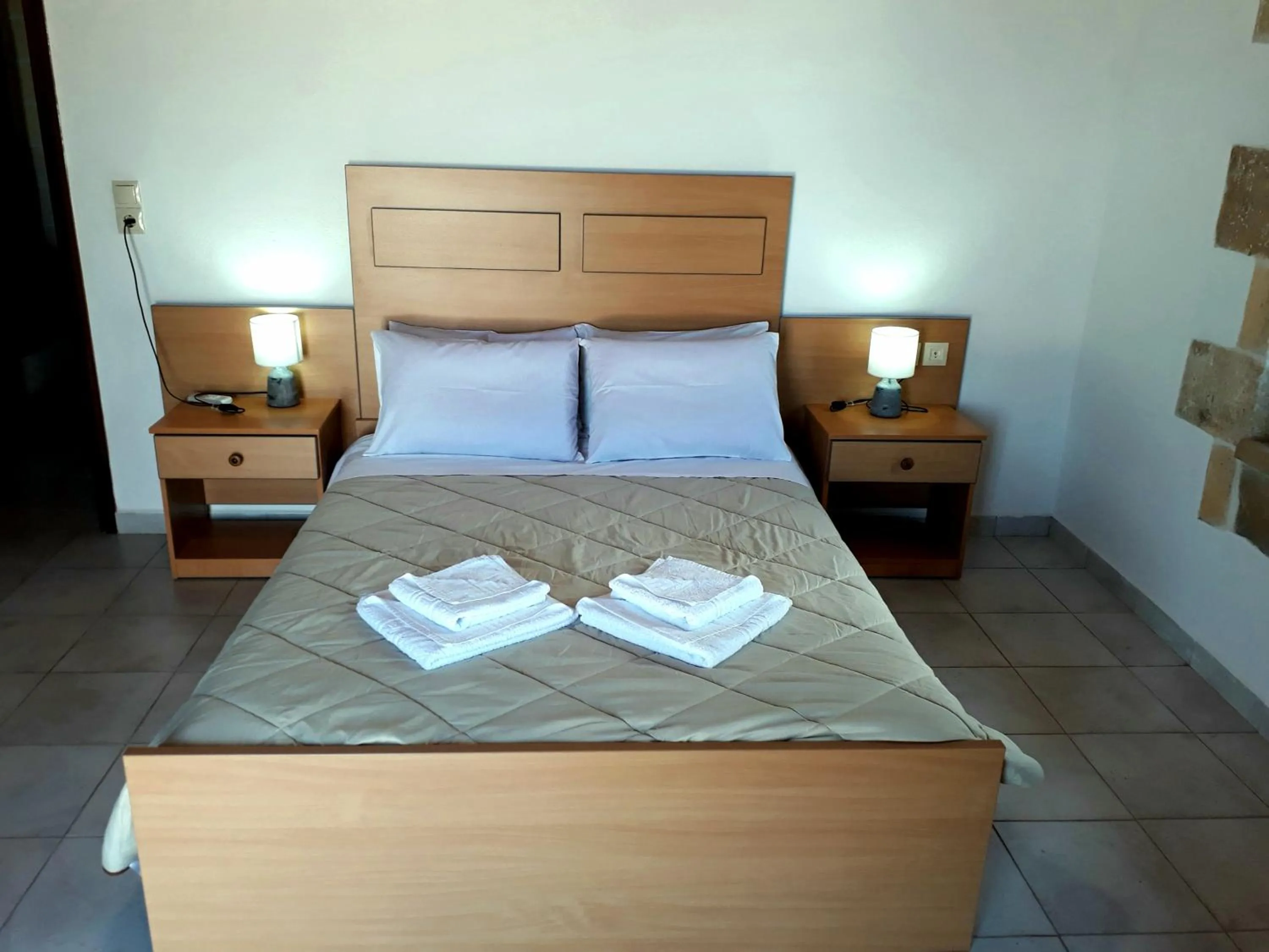 Bed in Traditional House Koukounara