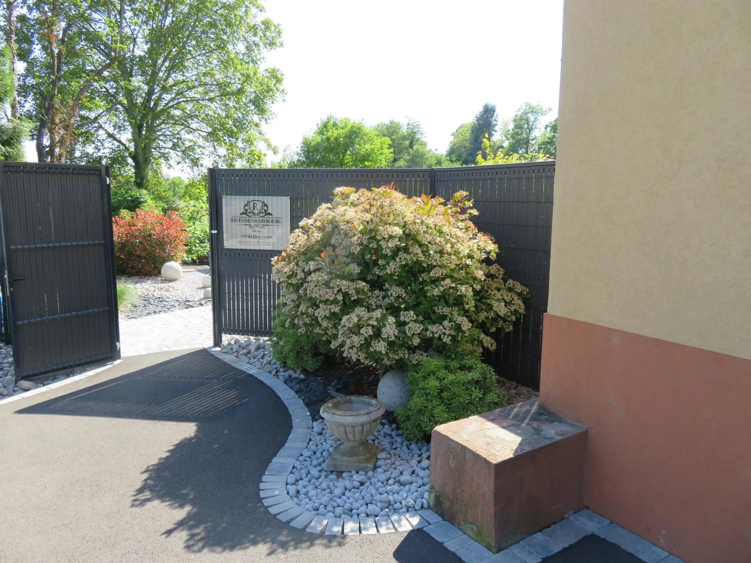 Facade/entrance in Les Rives des Habsbourg