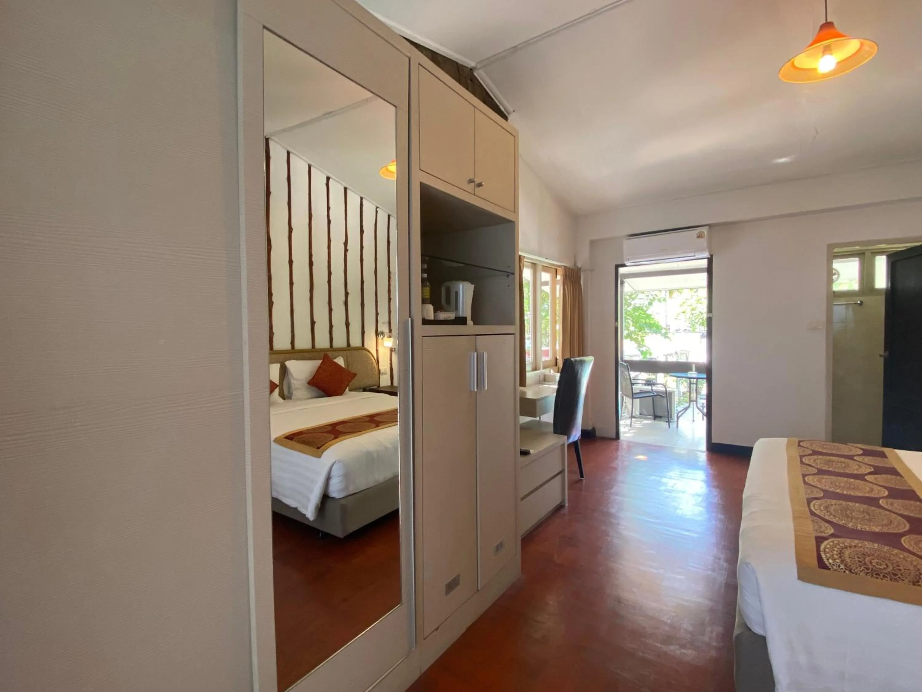 Photo of the whole room, Bed in Nautical Inn