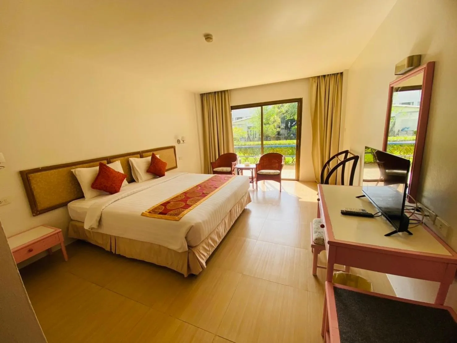 Photo of the whole room, Bed in Nautical Inn