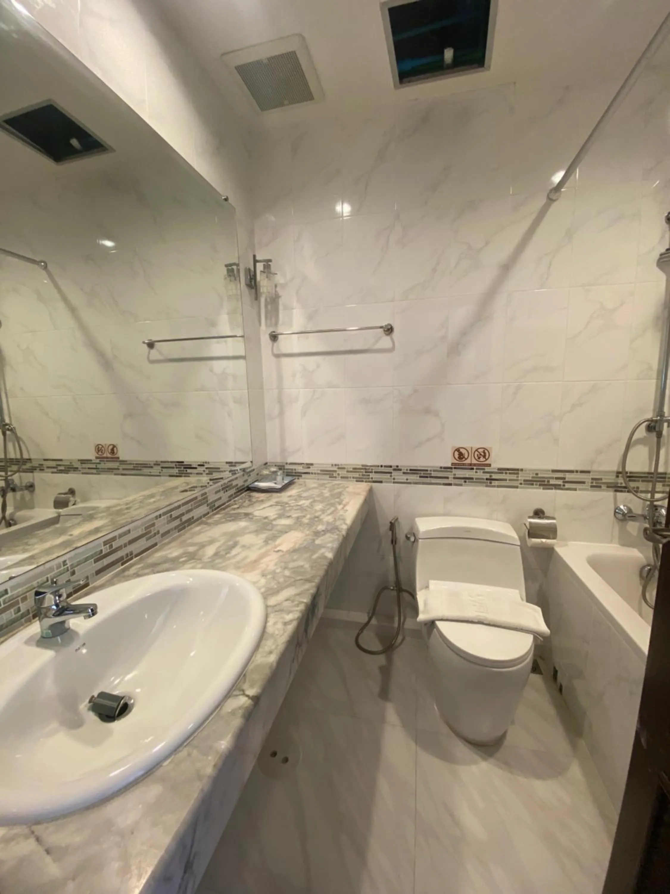 Toilet in Nautical Inn