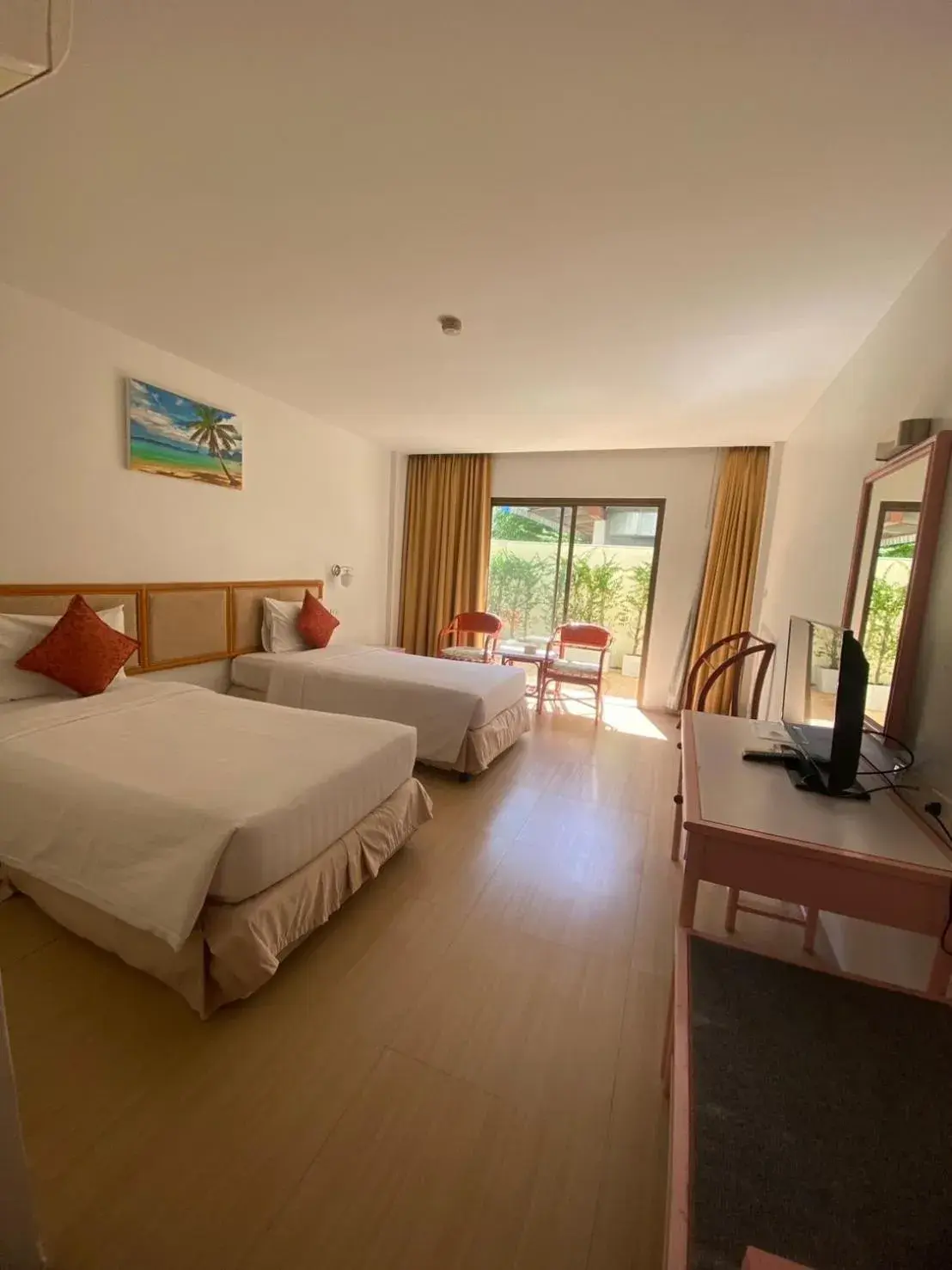 Photo of the whole room, Bed in Nautical Inn Photo of the whole room, Bed in Nautical Inn