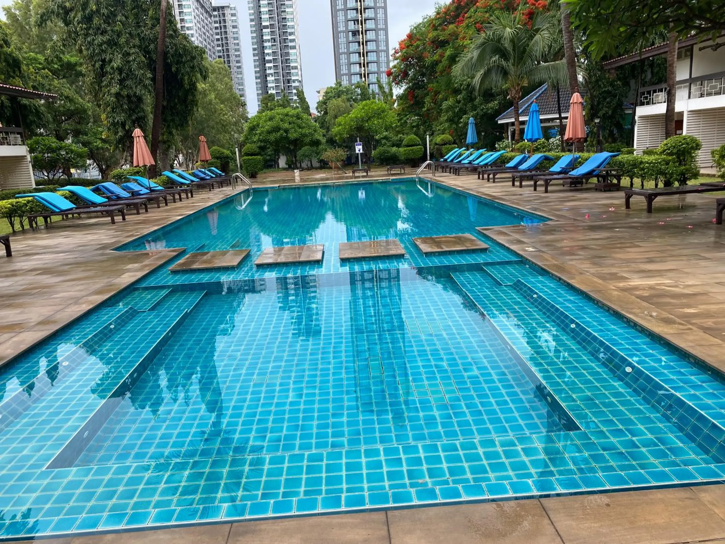 Swimming pool in Nautical Inn Swimming pool in Nautical Inn